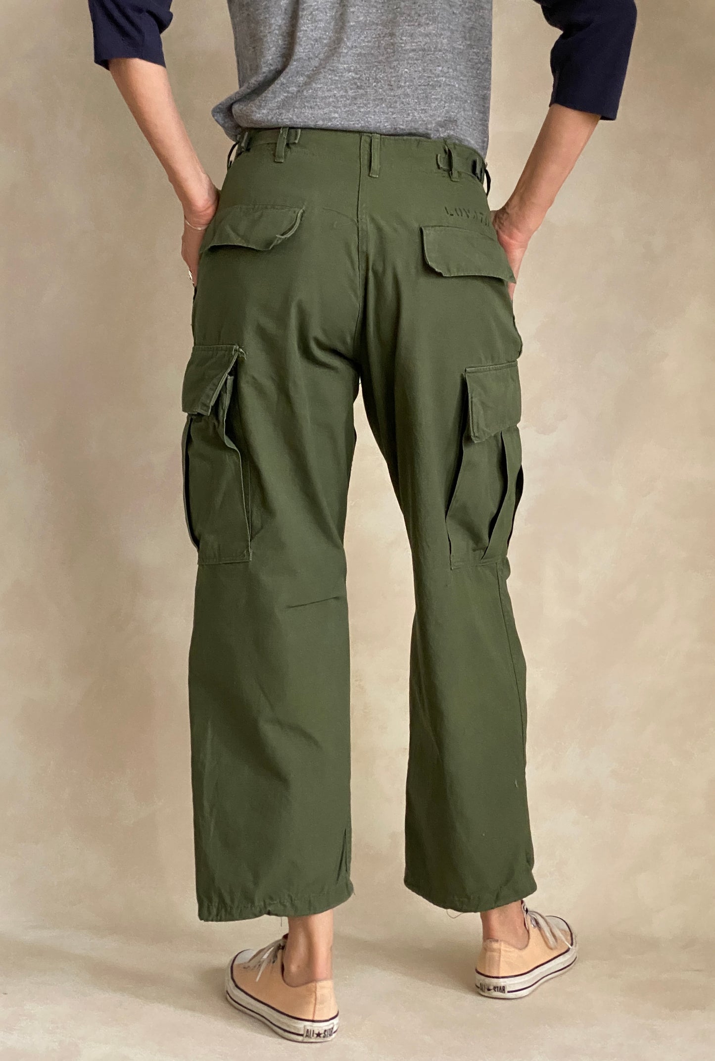 Small short. 1969 Authentic US Army Vietnam war era OG-107 jungle pants - USA Vintage Bcn