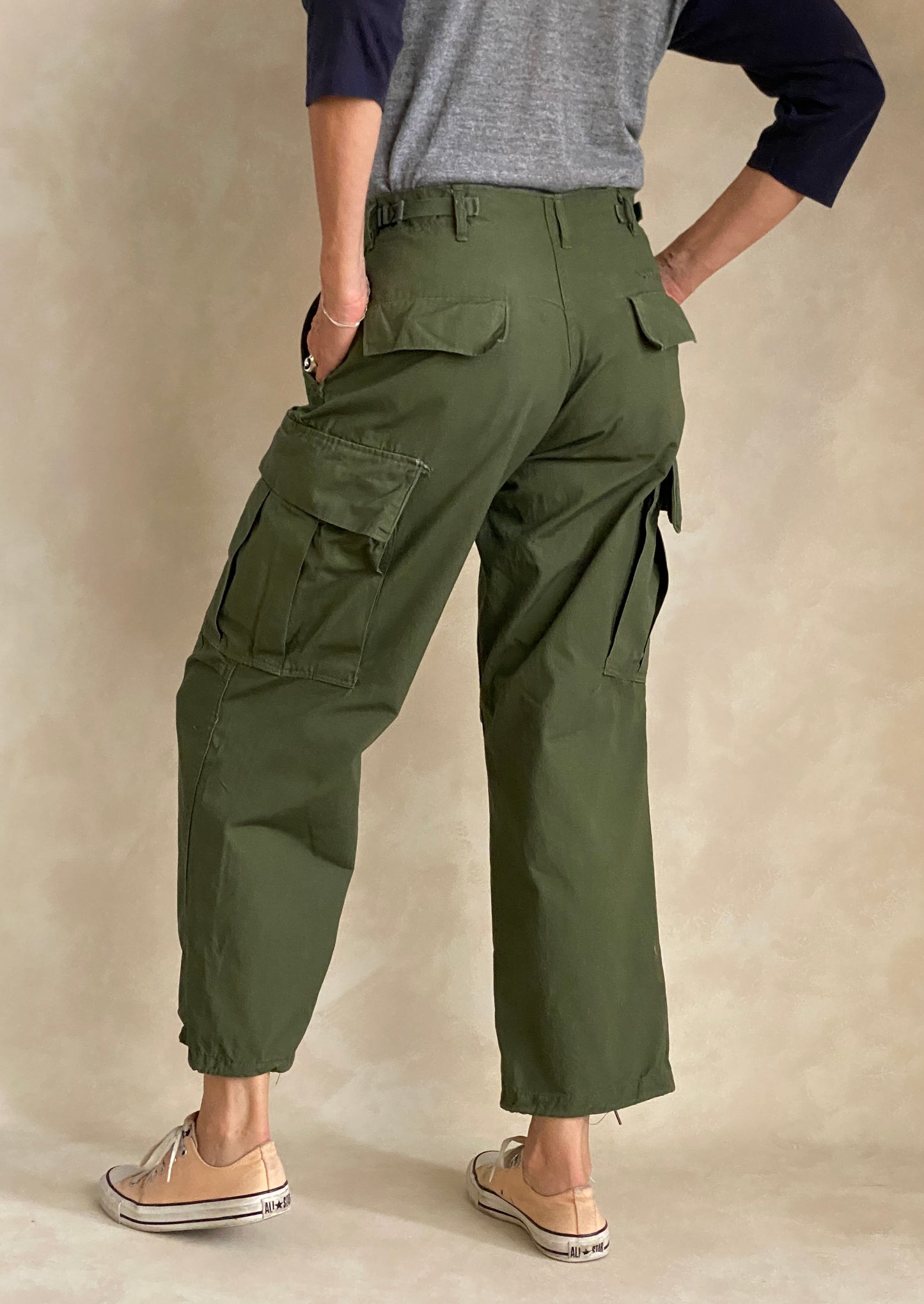Small short. 1969 Authentic US Army Vietnam war era OG-107 jungle pants - USA Vintage Bcn