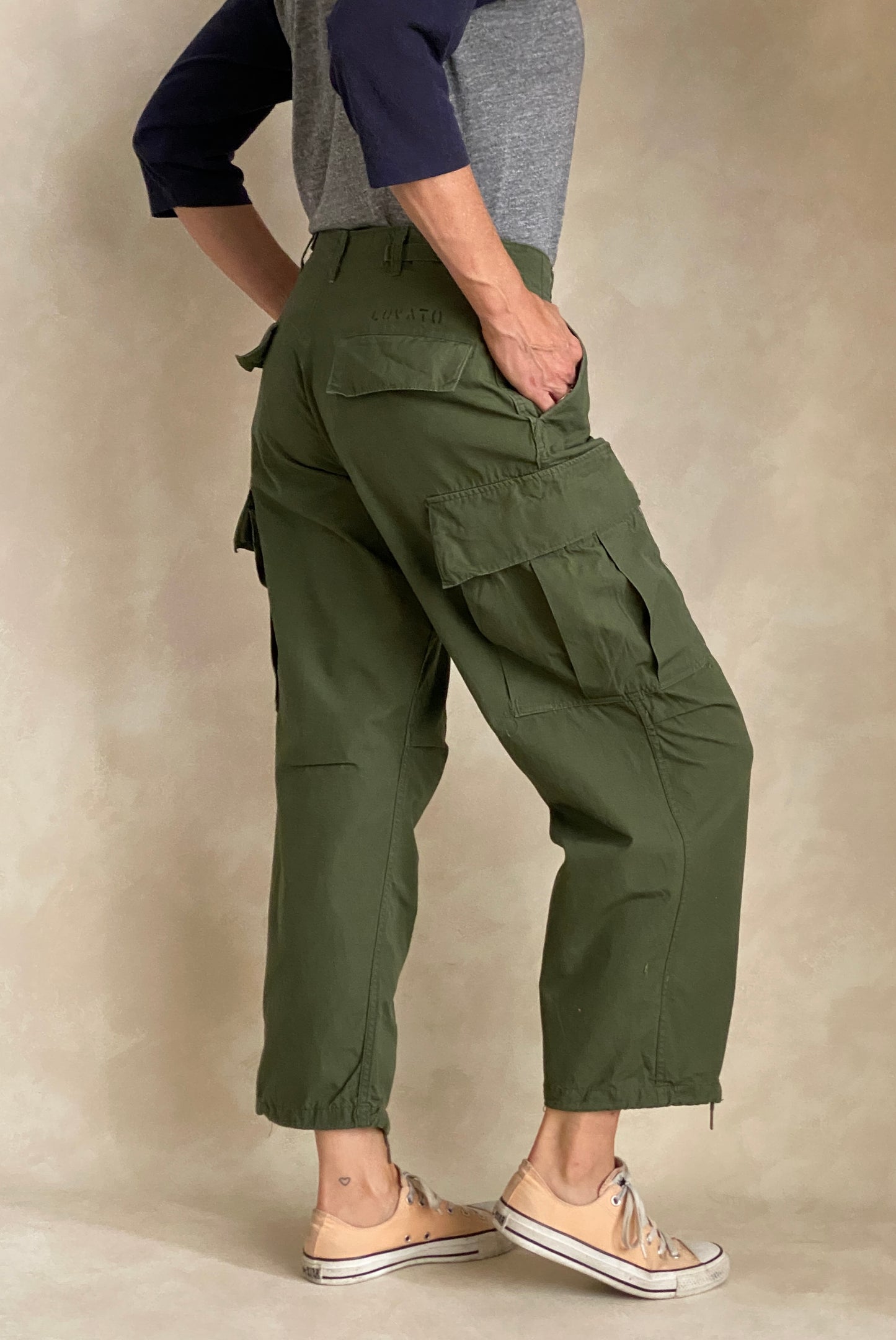 Small short. 1969 Authentic US Army Vietnam war era OG-107 jungle pants - USA Vintage Bcn
