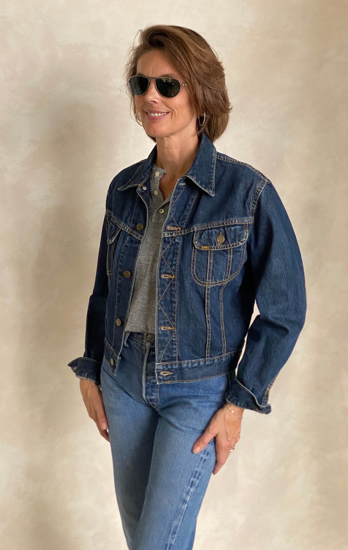 Women size Large. Lee 2 pockets jacket ( newer model ) - USA Vintage Bcn