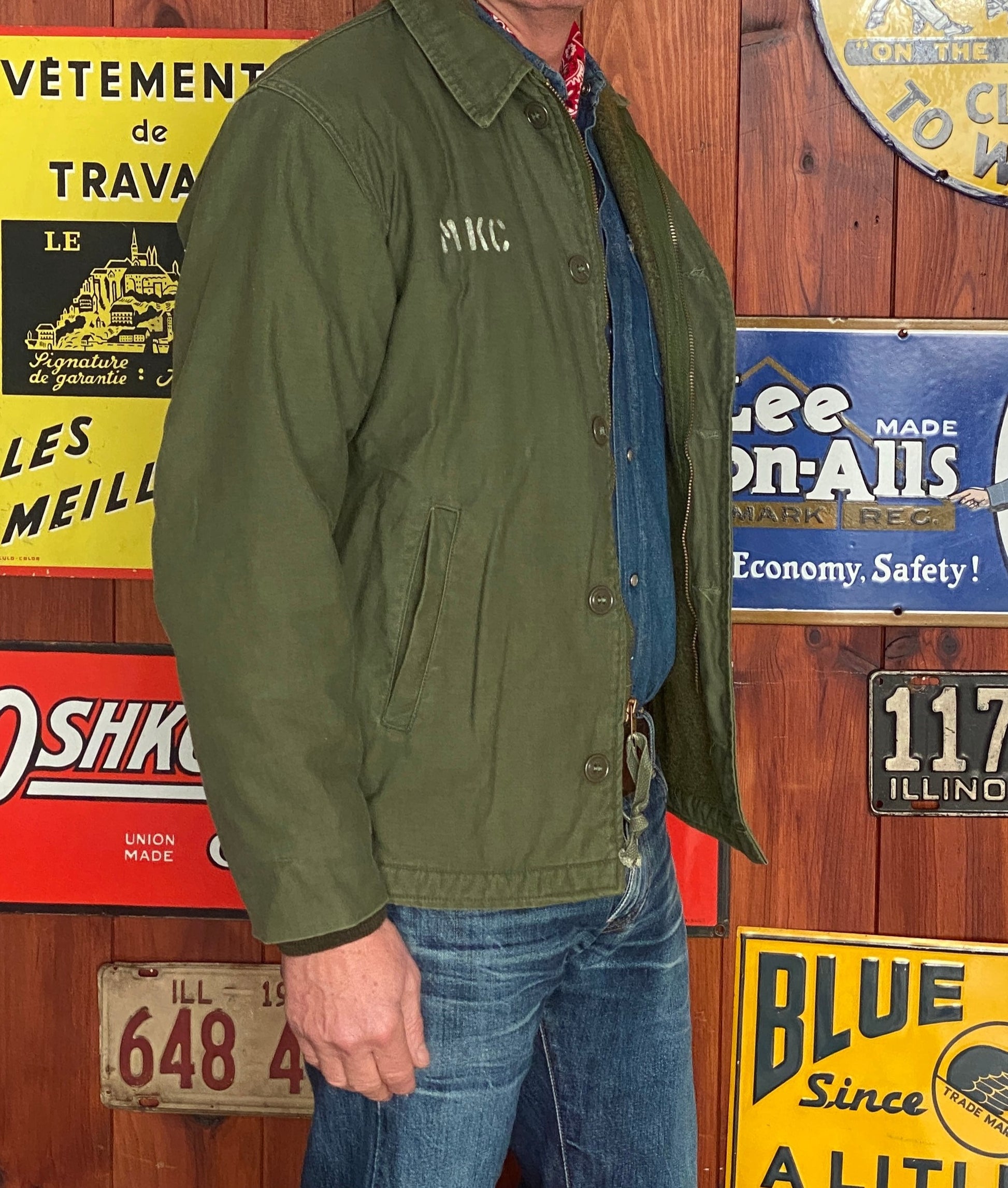 Vintage 1981 US Navy USN deck jacket with wool lining, size Medium.