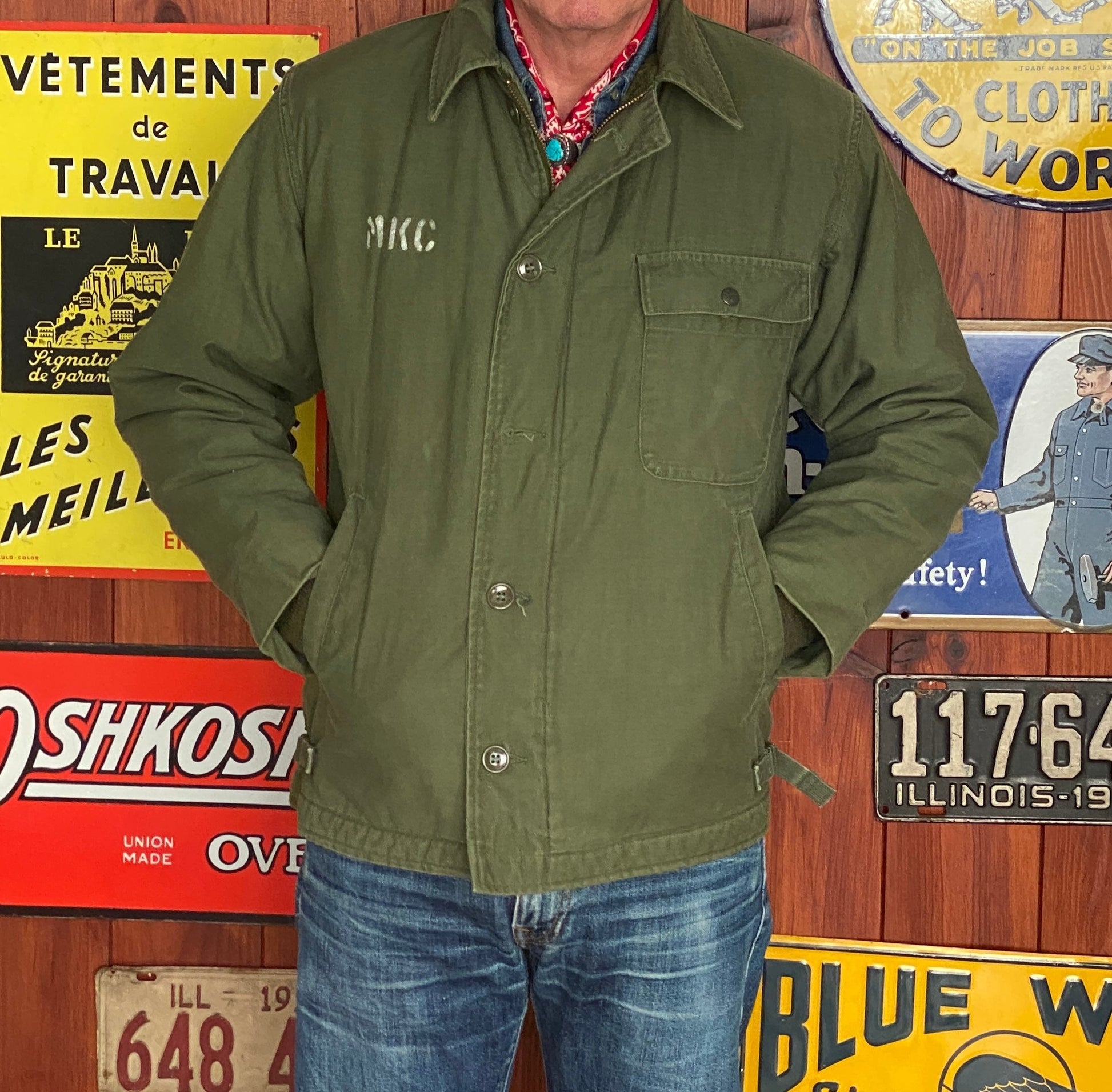 Vintage 1981 US Navy USN deck jacket with wool lining, size Medium.