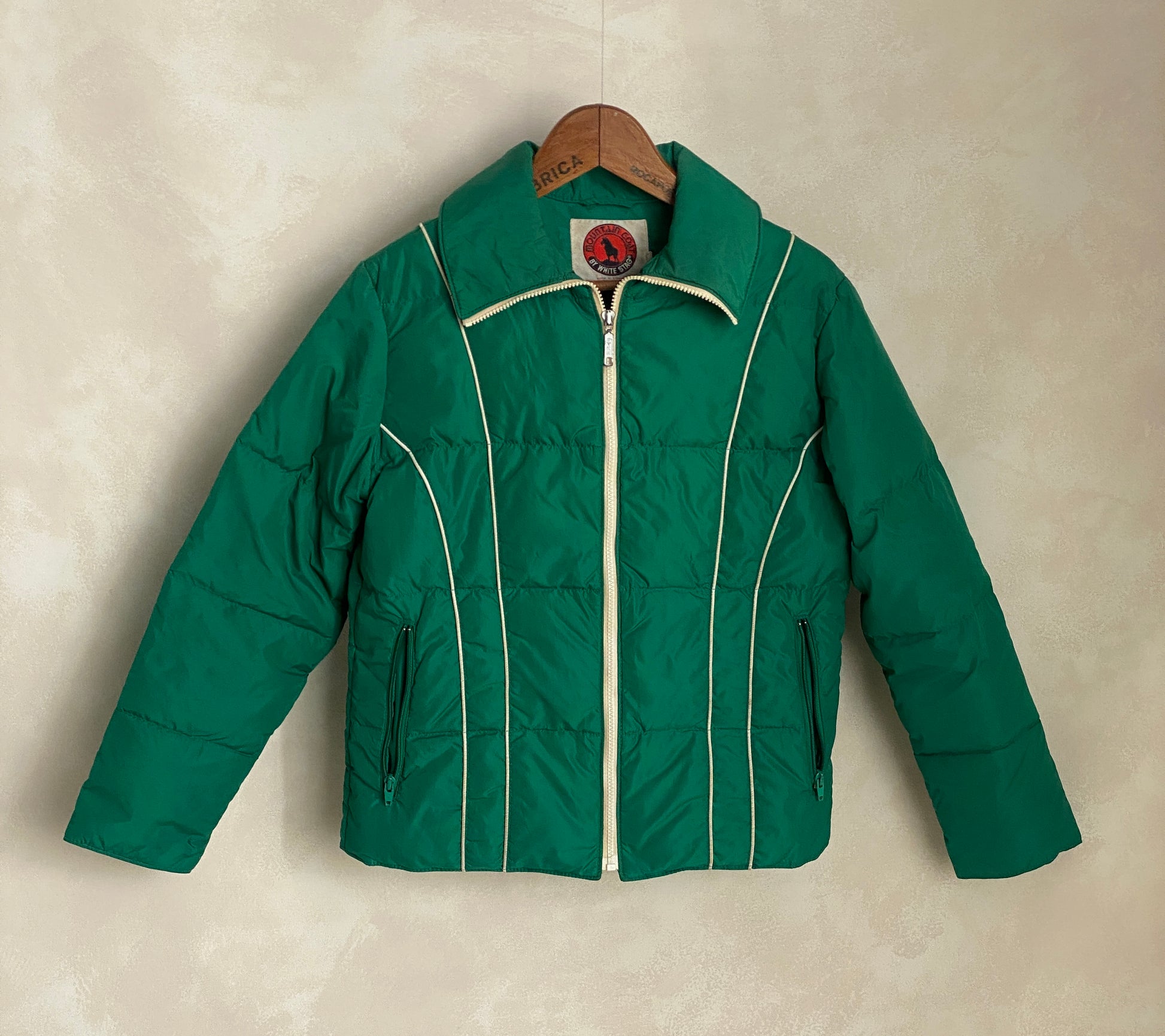 Women size Med. Vintage Down filled ski jacket - USA Vintage Bcn