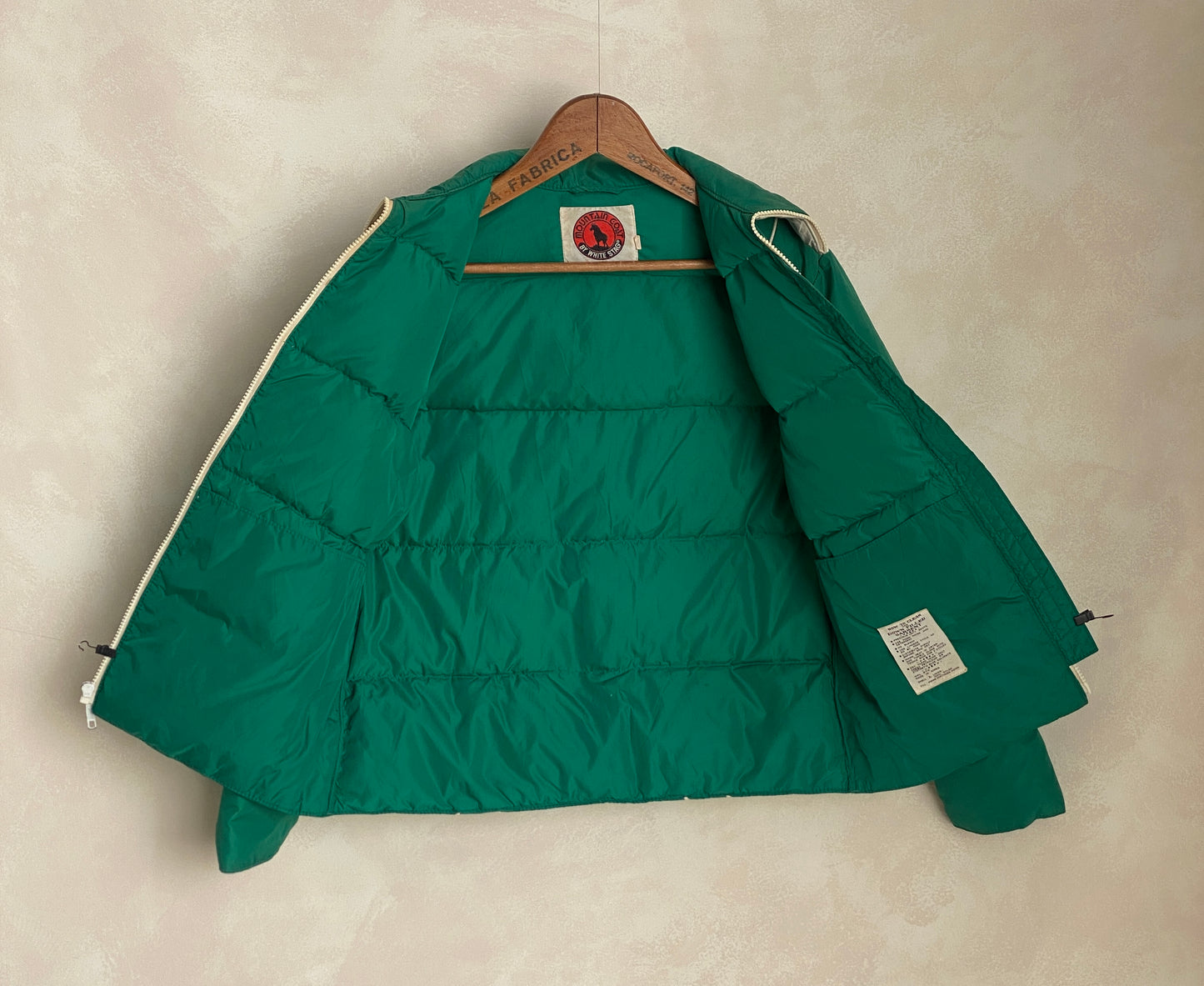 Women size Med. Vintage Down filled ski jacket - USA Vintage Bcn