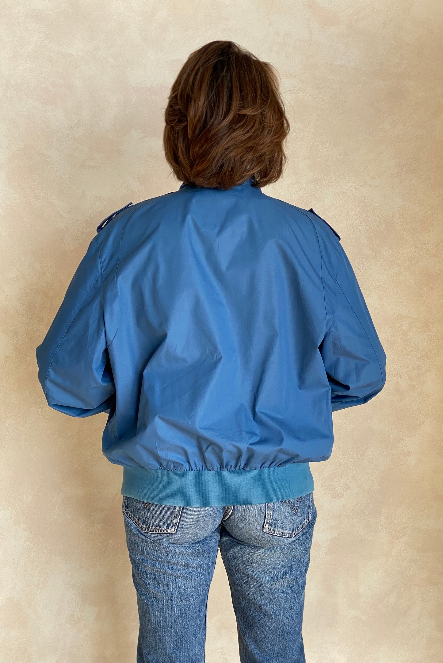 Size 44 US / 54 EU Vintage 80s members Only cotton jacket