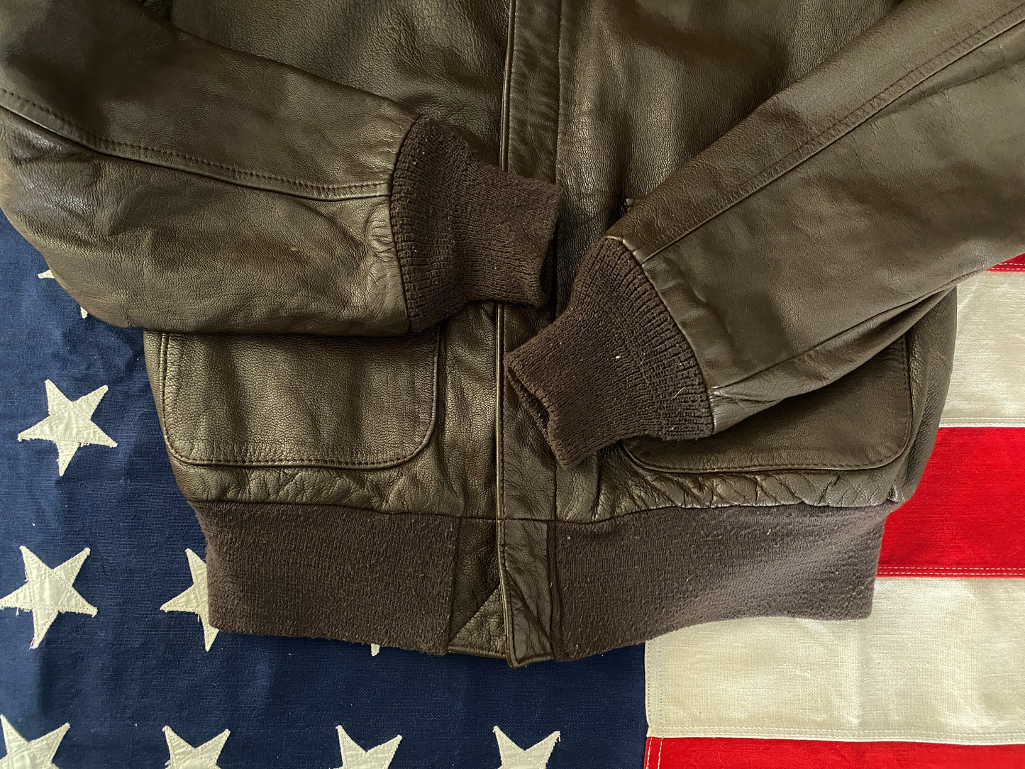 Size 40US / 50EU. Vintage A2 pilot leather jacket Aviator-AJ357 Studio