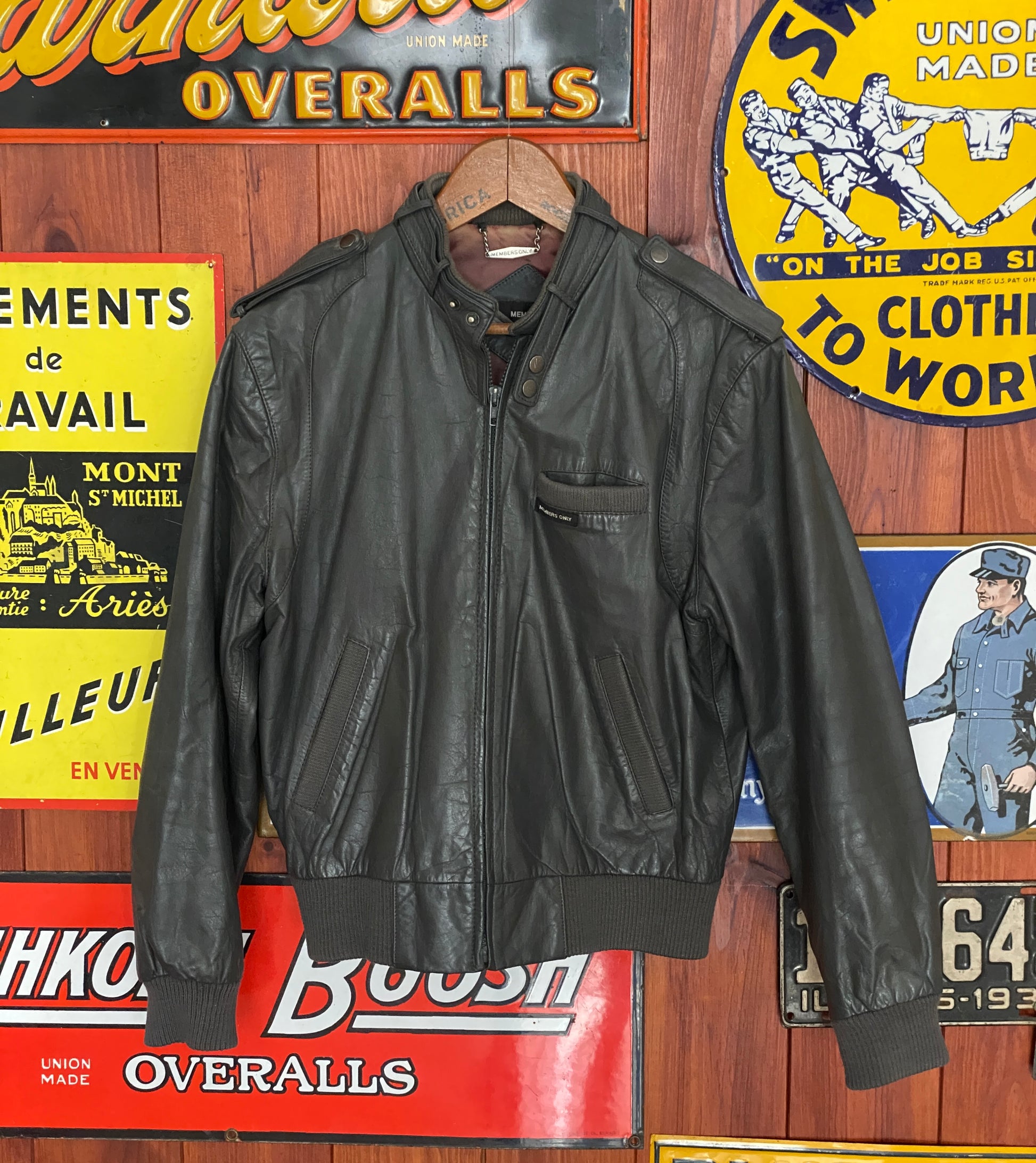 Vintage 1980s Members Only jacket with classic retro design, size 40US 50EU