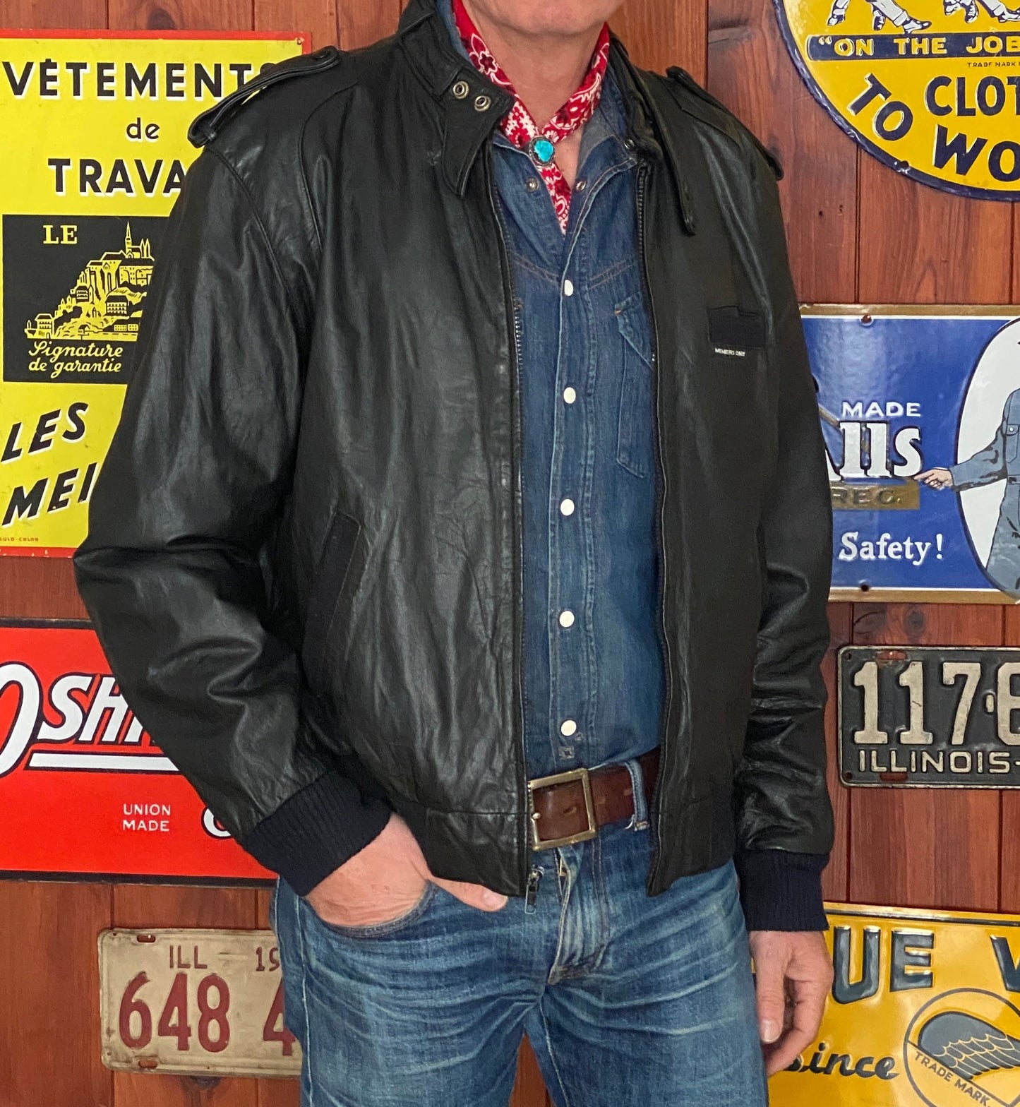 Vintage 80s Black Leather Jacket - Size 44US / 54EU | Classic Style