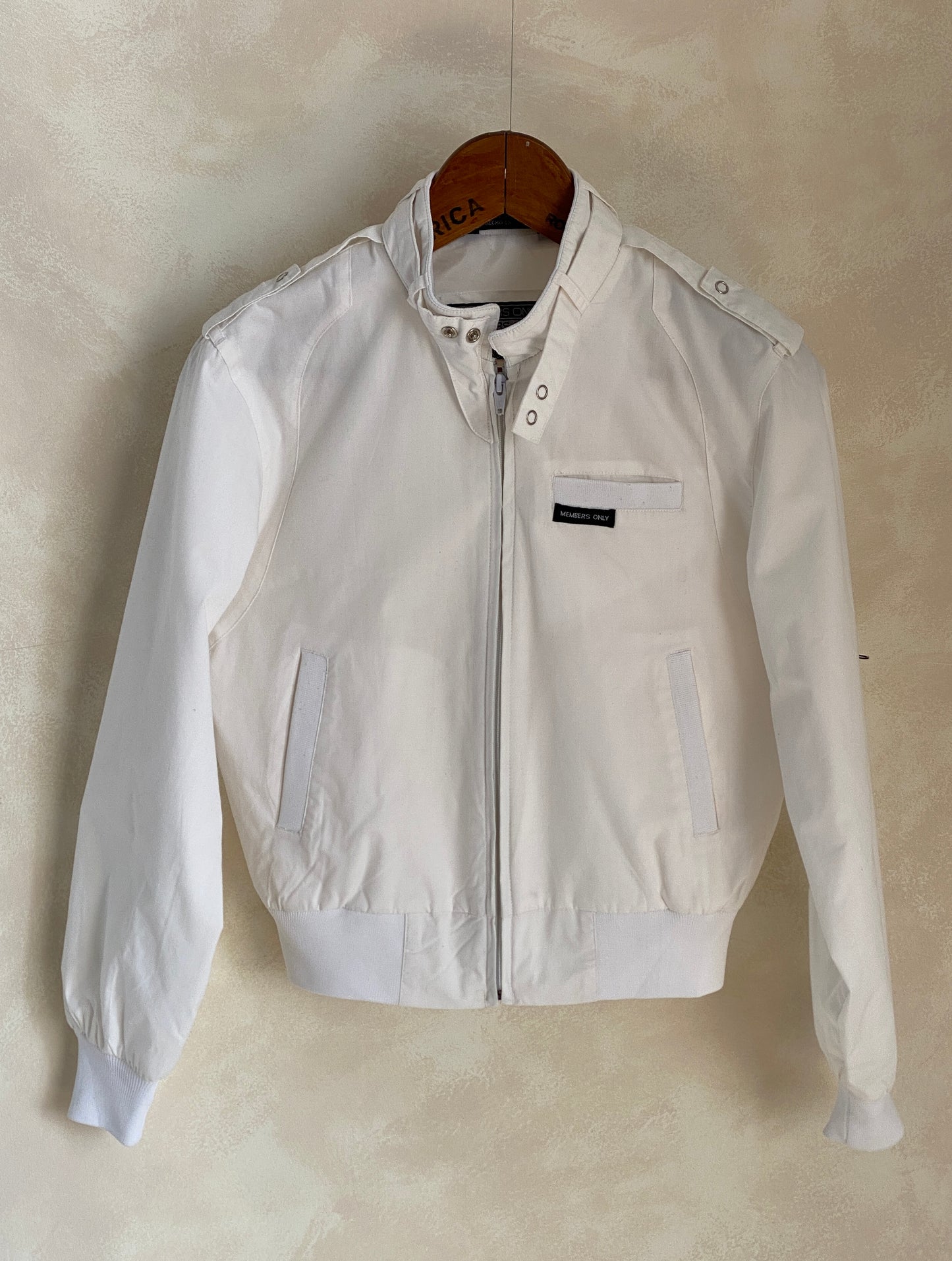 Size XS. White Vintage 80s members Only cotton jacket - USA Vintage Bcn