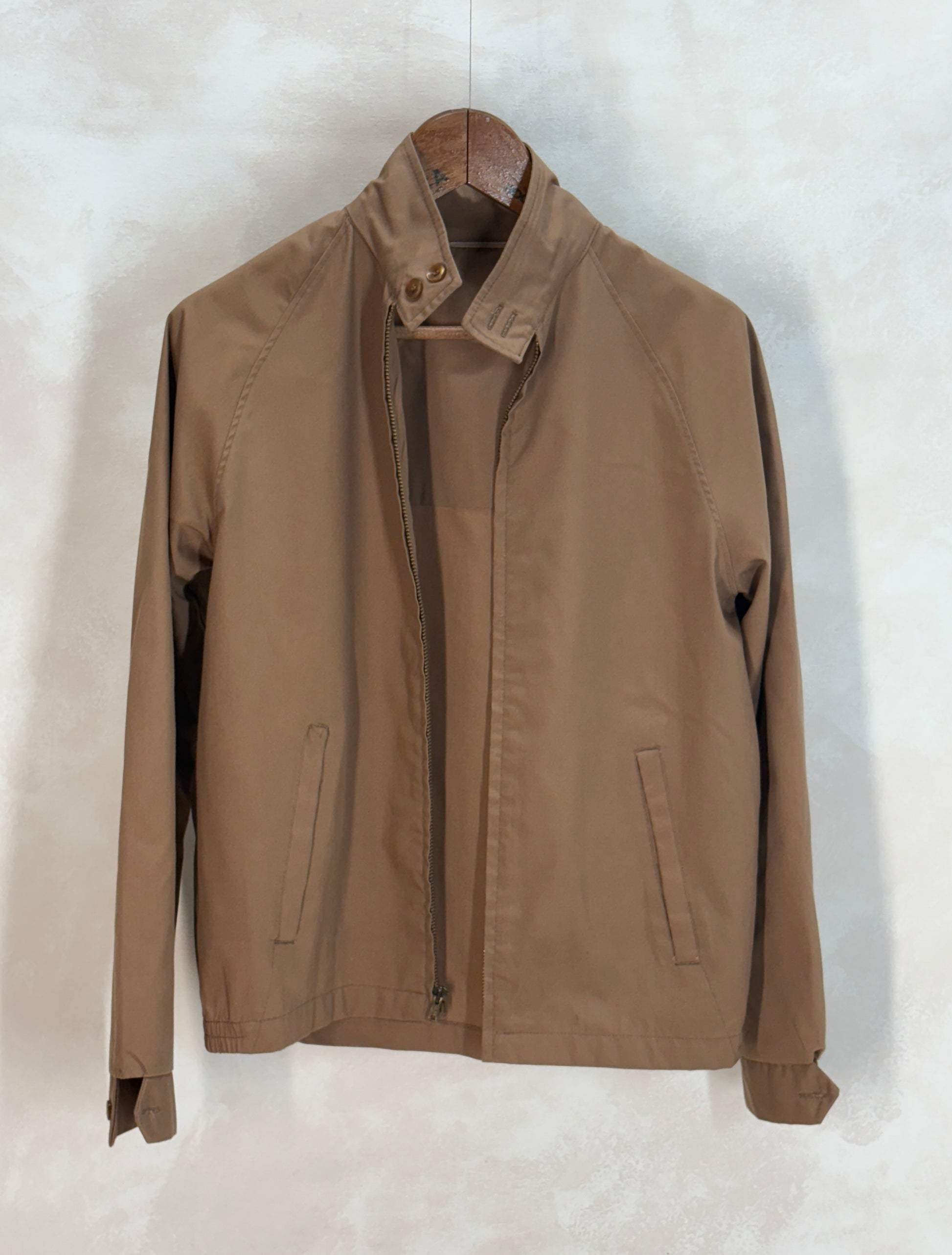 Size Med , 70s Light jacket . Talon zipper - USA Vintage Bcn