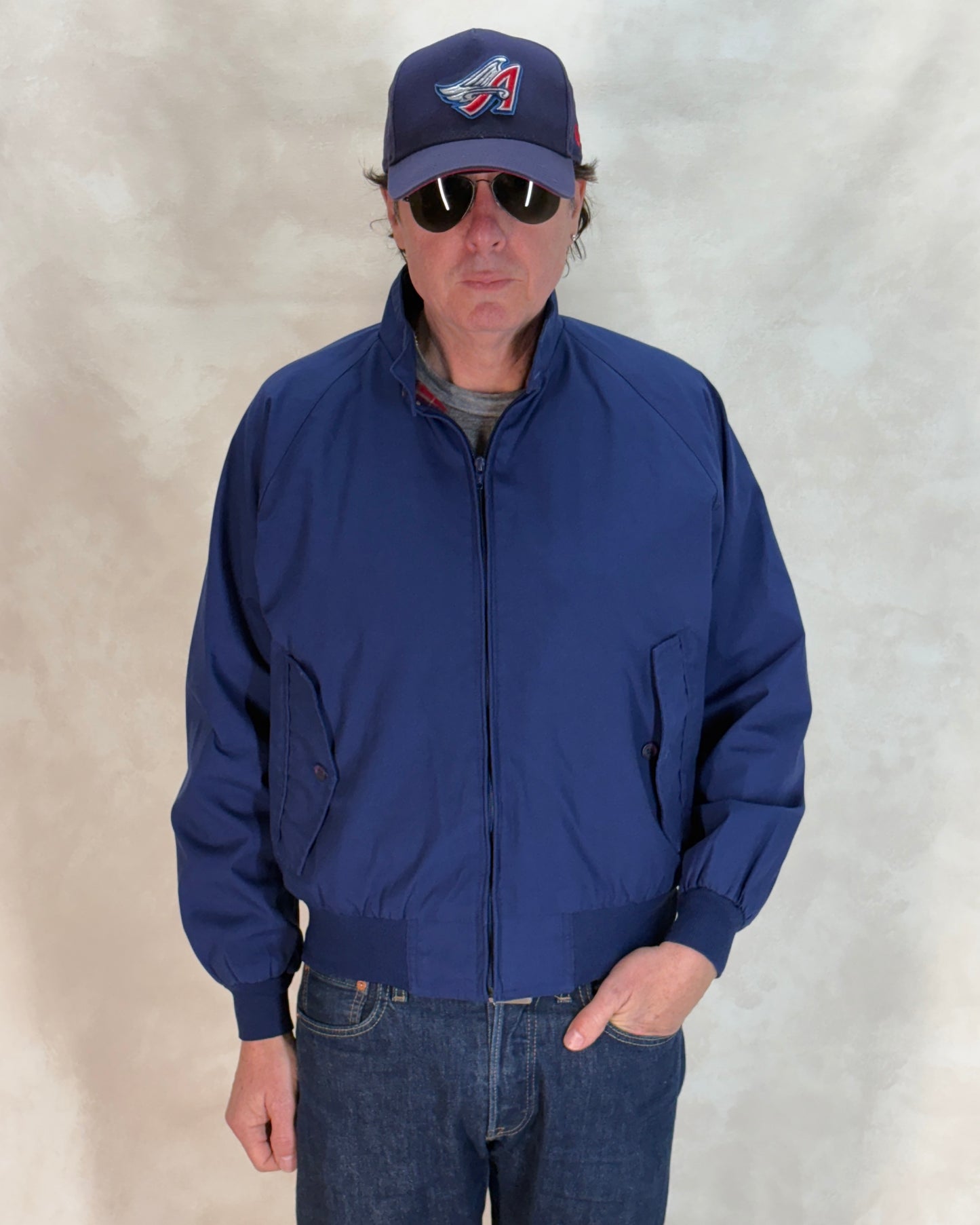 90s vintage jacket, vintage light jacket, 1990s outerwear, minimalist vintage clothing, retro 90s style, vintage streetwer