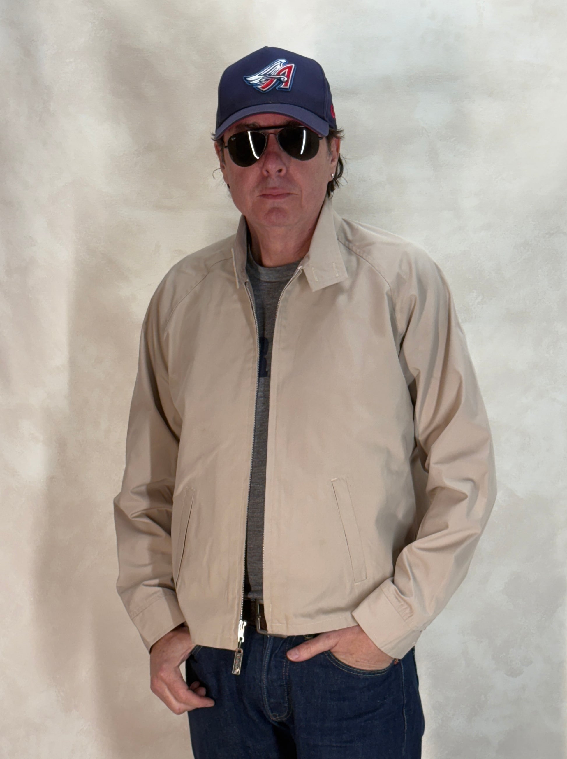 Size Large , 90s Light jacket made by Windbreaker - USA Vintage Bcn