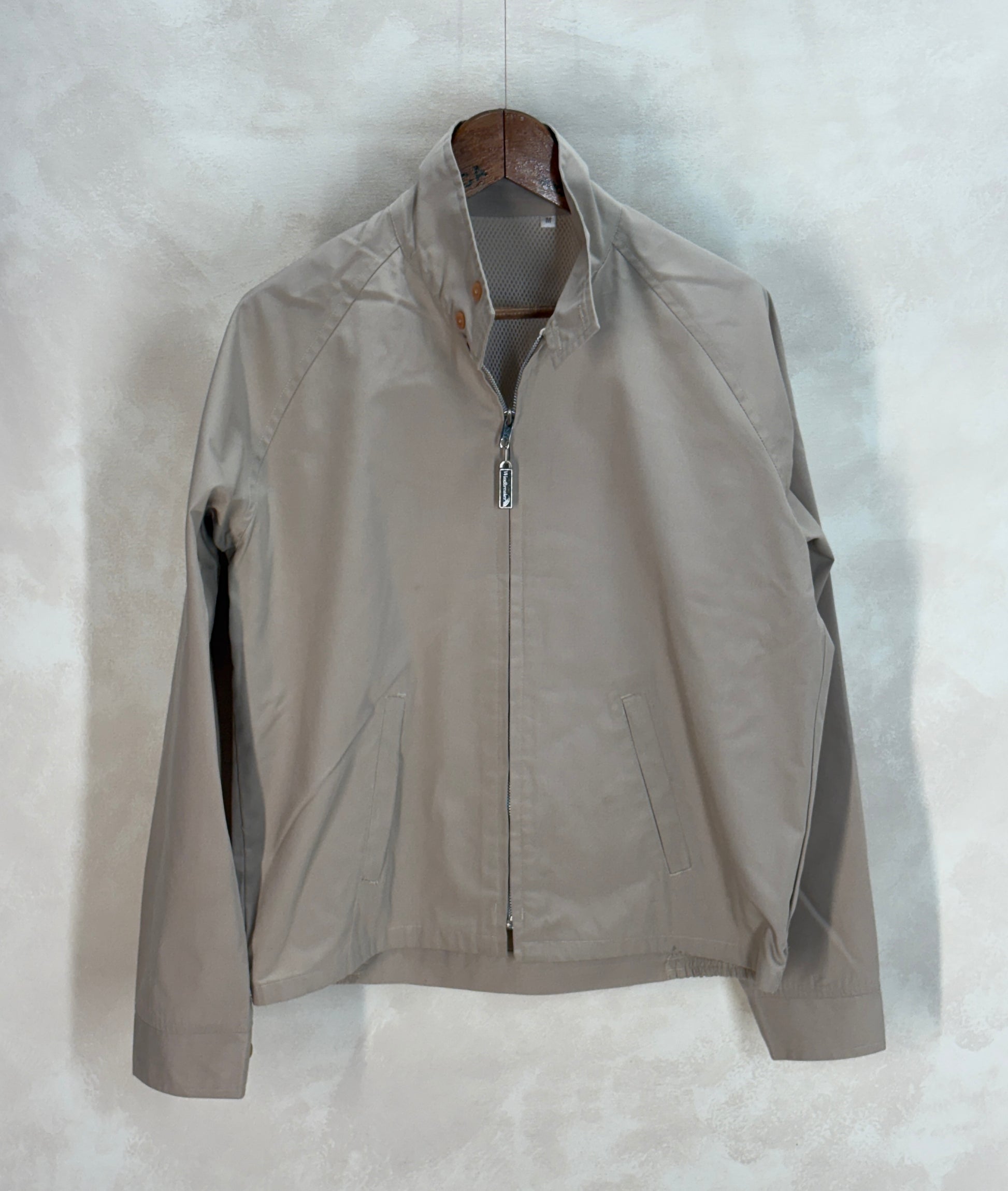 Size Large , 90s Light jacket made by Windbreaker - USA Vintage Bcn