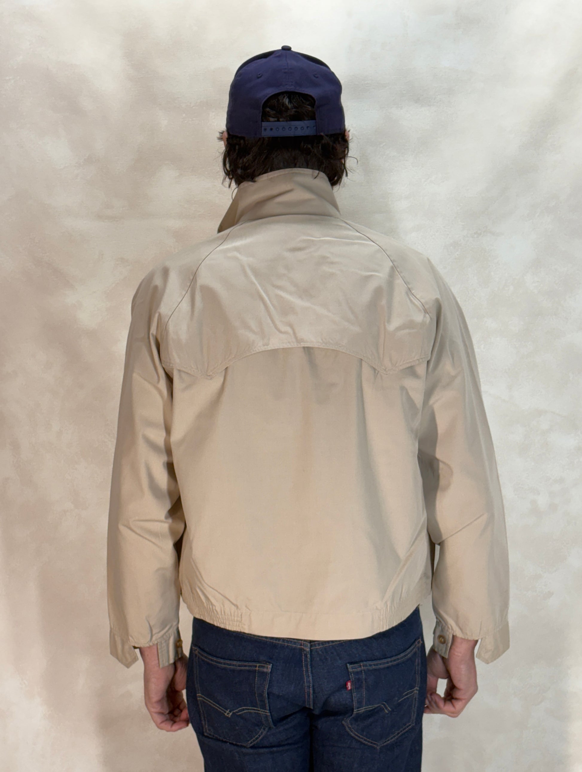 Size Med , 90s light jacket made by Windbreaker - USA Vintage Bcn