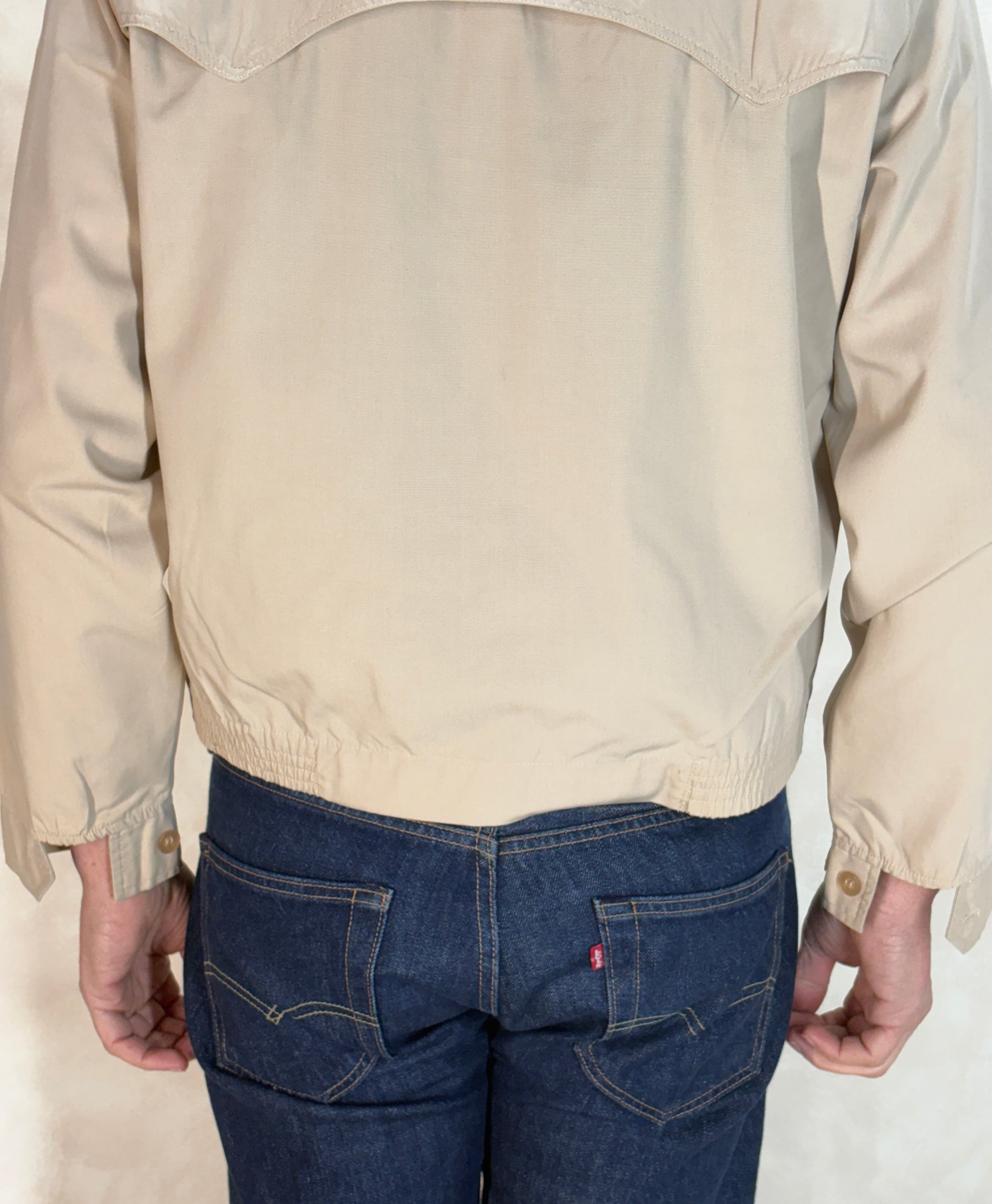 Size Med , 90s light jacket made by Windbreaker - USA Vintage Bcn
