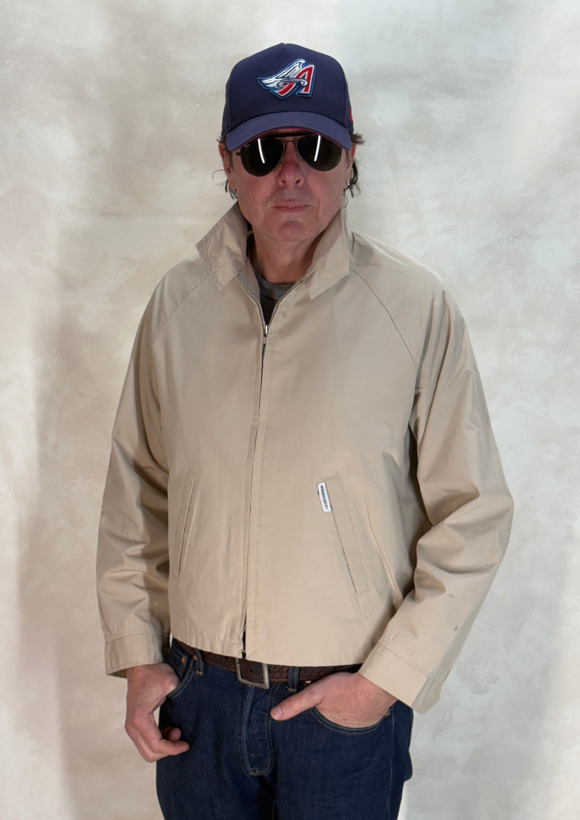 Size Med , 90s light jacket made by Windbreaker - USA Vintage Bcn