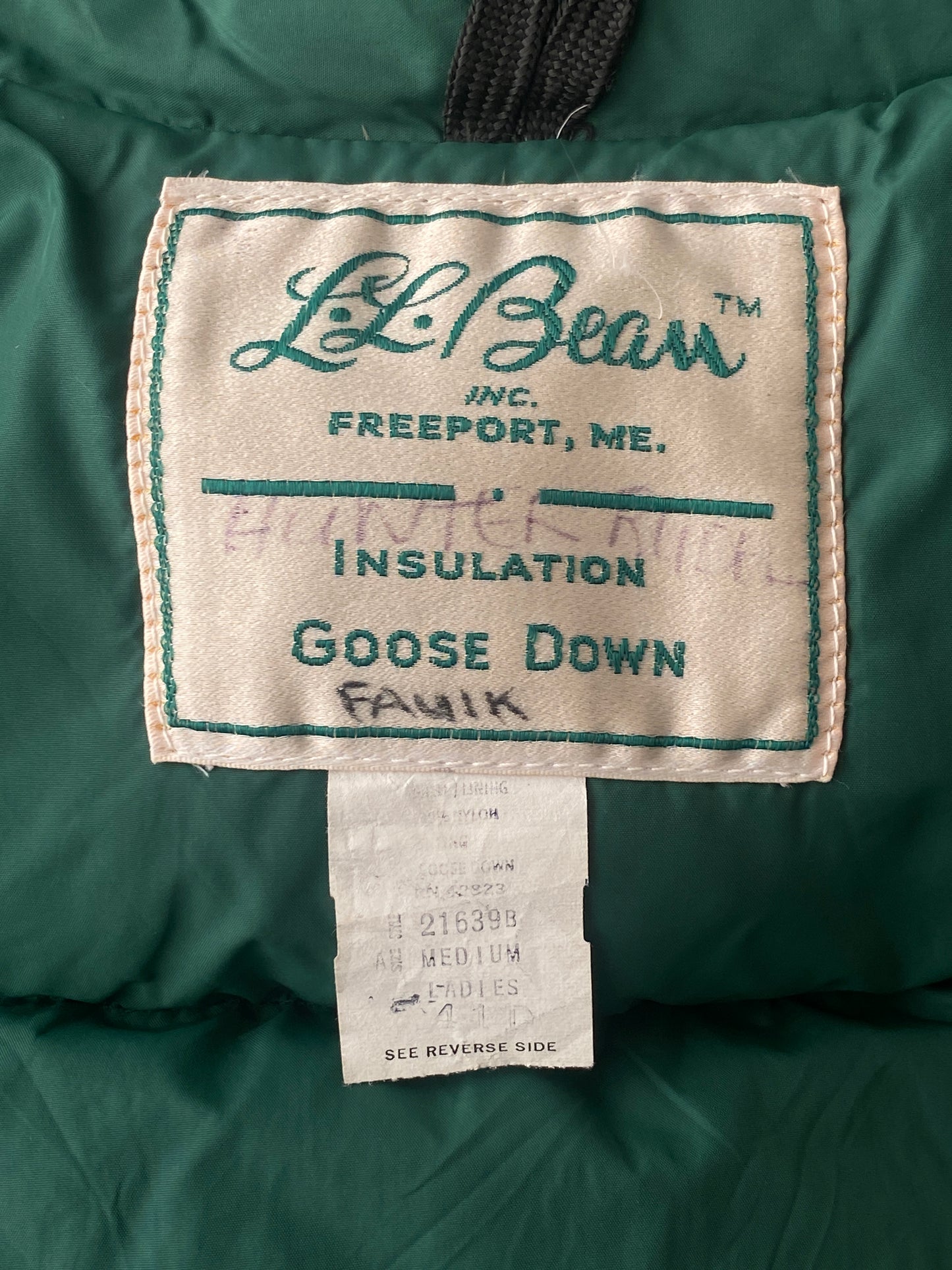 Size Med Ladies. Vintage L.Lbean down vest-AJ357 Studio