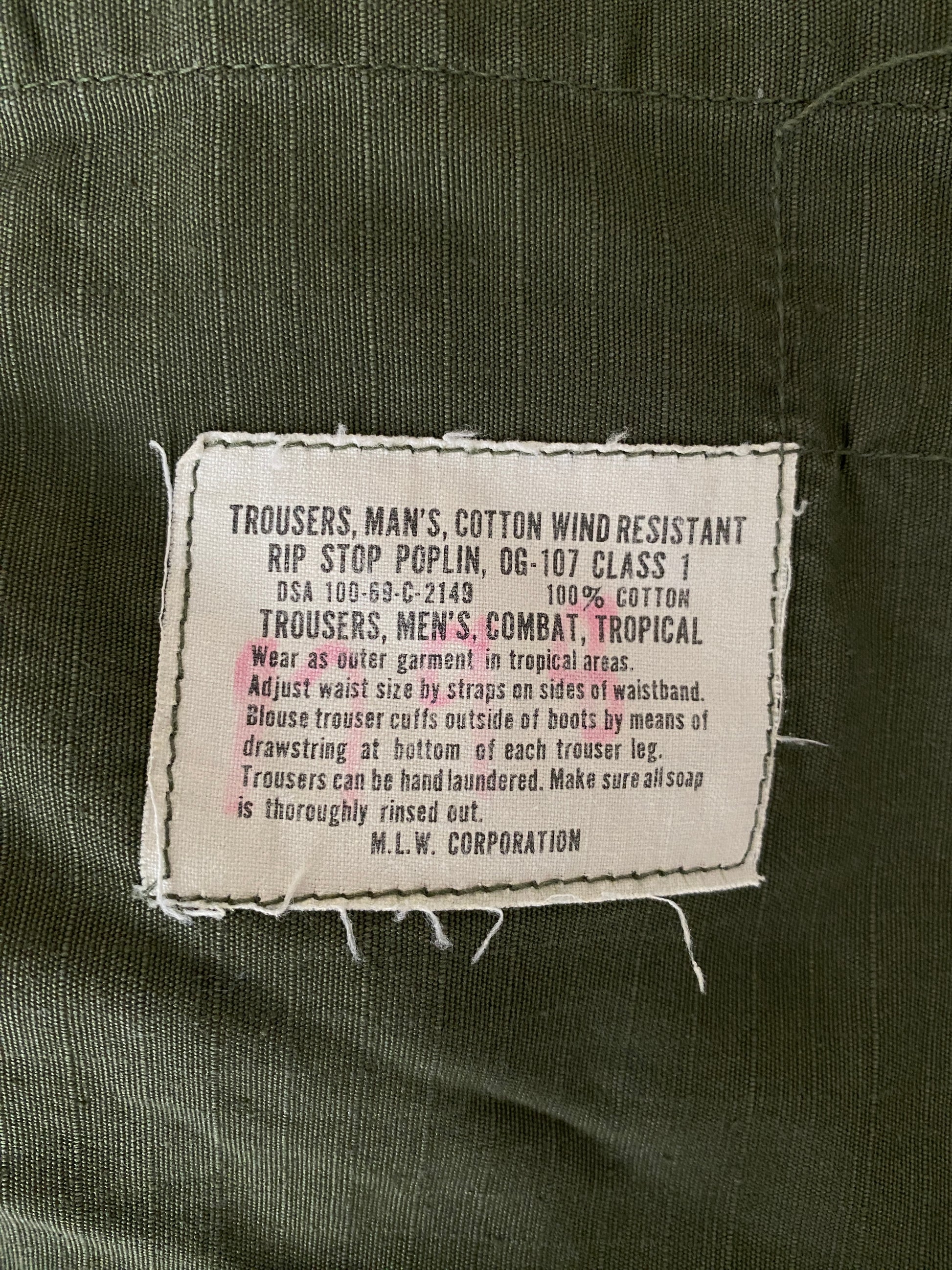 Small Short . 1969 Authentic US Army Vietnam war era OG-107 jungle pants. Fit 27 To 31 USA - USA Vintage Bcn