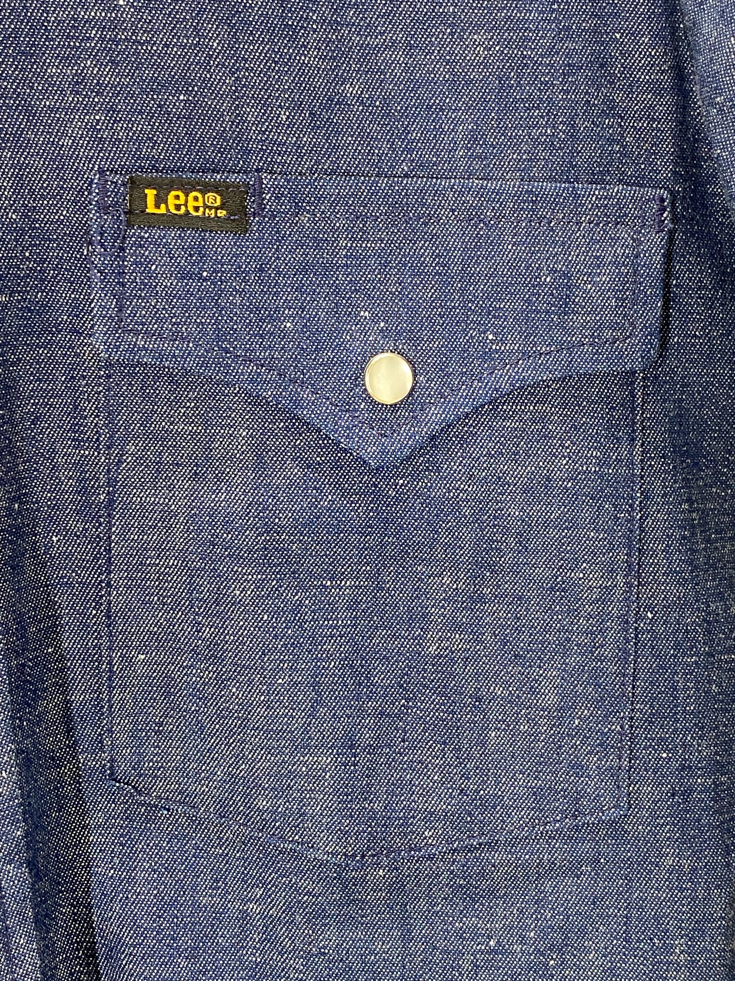 Size Small . NOS Vintage Lee denim shirt Made in USA - USA Vintage Bcn