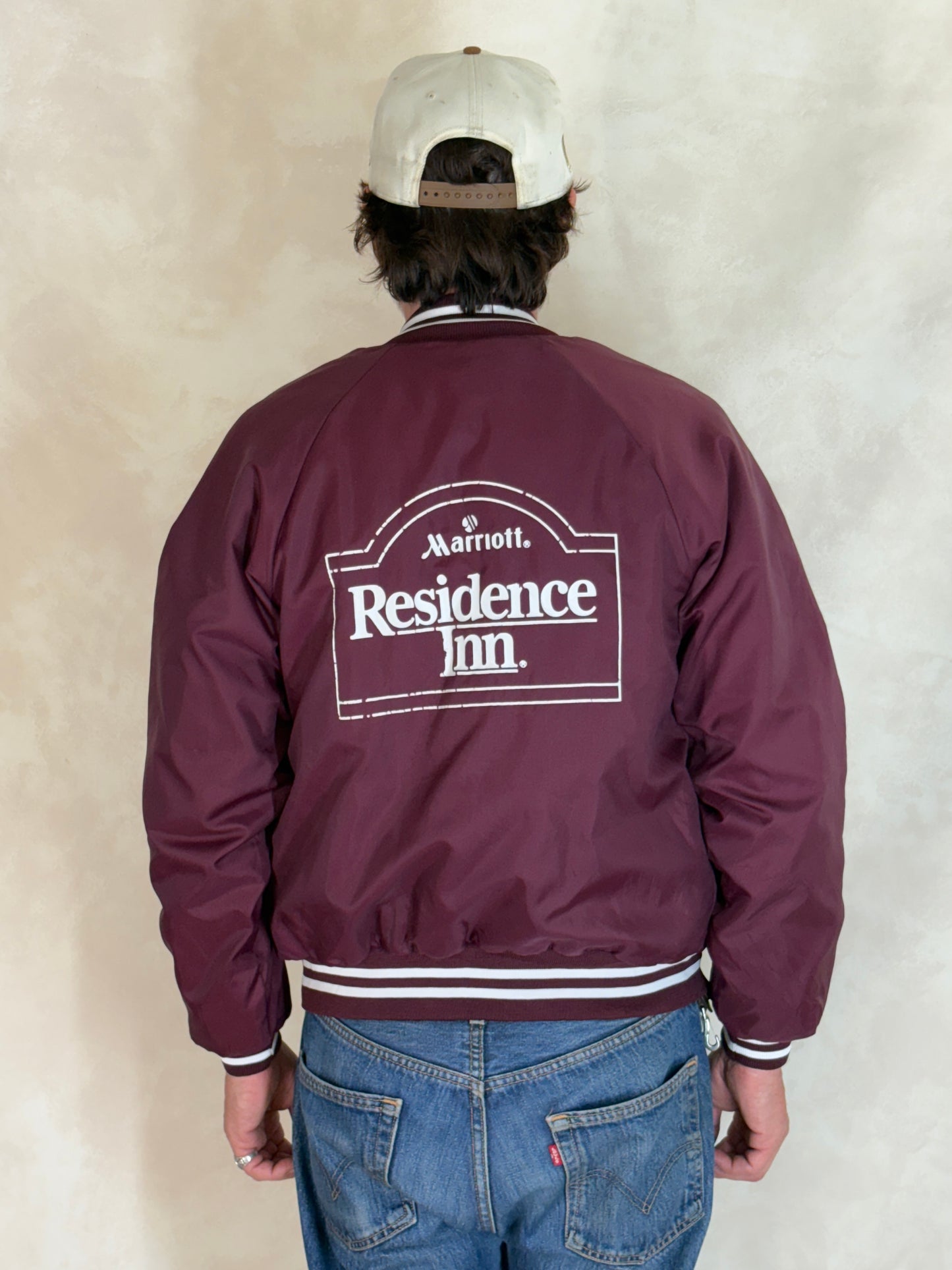 Size Small. Vintage 80s Marriott Nylon Jacket Made In USA - USA Vintage Bcn