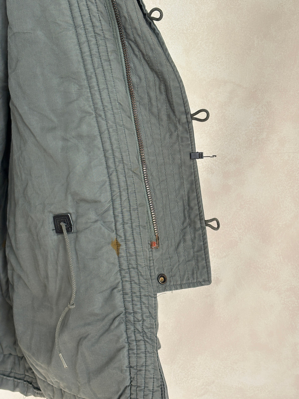 Authentic 1982 US Air Force N-3B Flight Jacket Parka — Extreme Cold Weather — Size Medium-AJ357 Studio