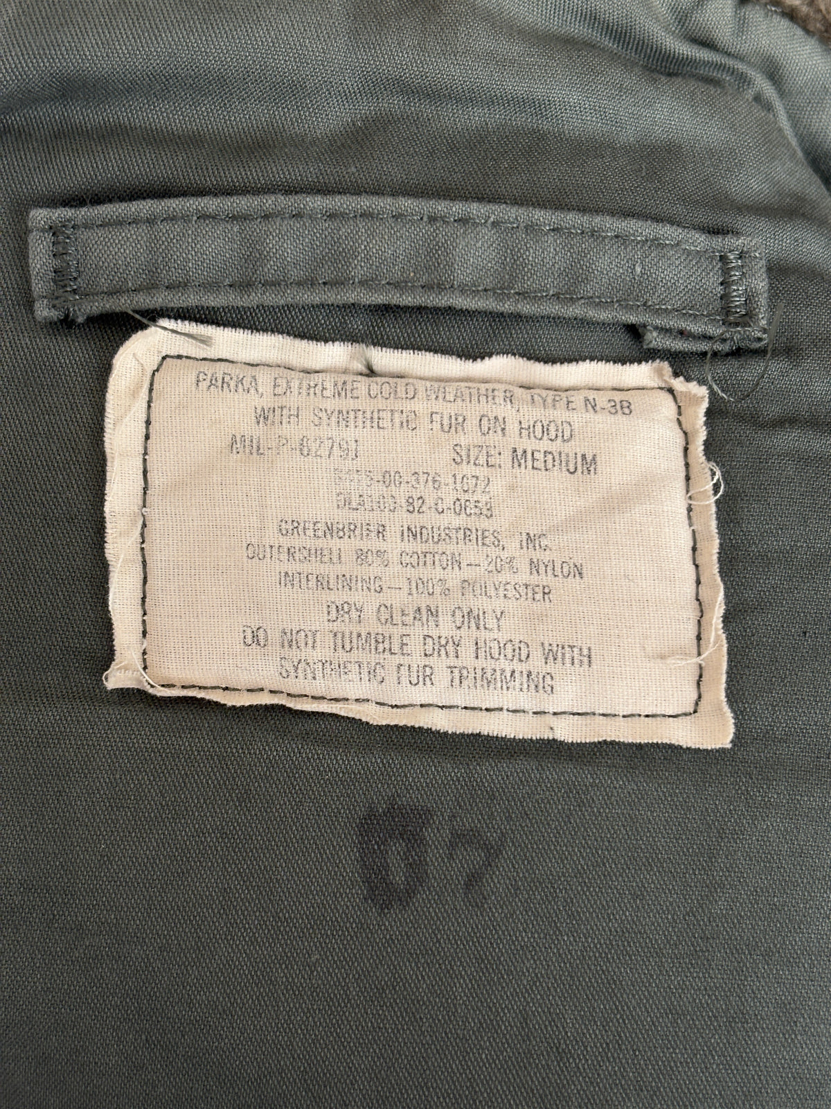 Authentic 1982 US Air Force N-3B Flight Jacket Parka — Extreme Cold Weather — Size Medium-AJ357 Studio