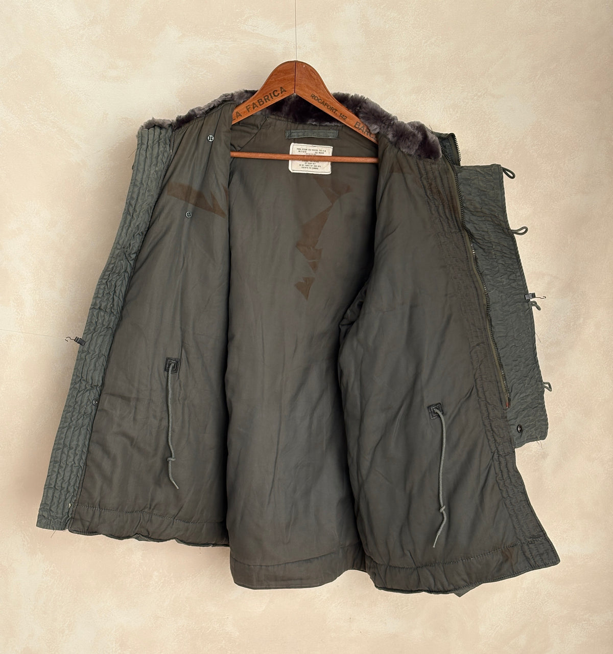 Authentic 1981 US Air Force N-3B Flight Jacket Parka — Extreme Cold Weather — Size Medium-AJ357 Studio