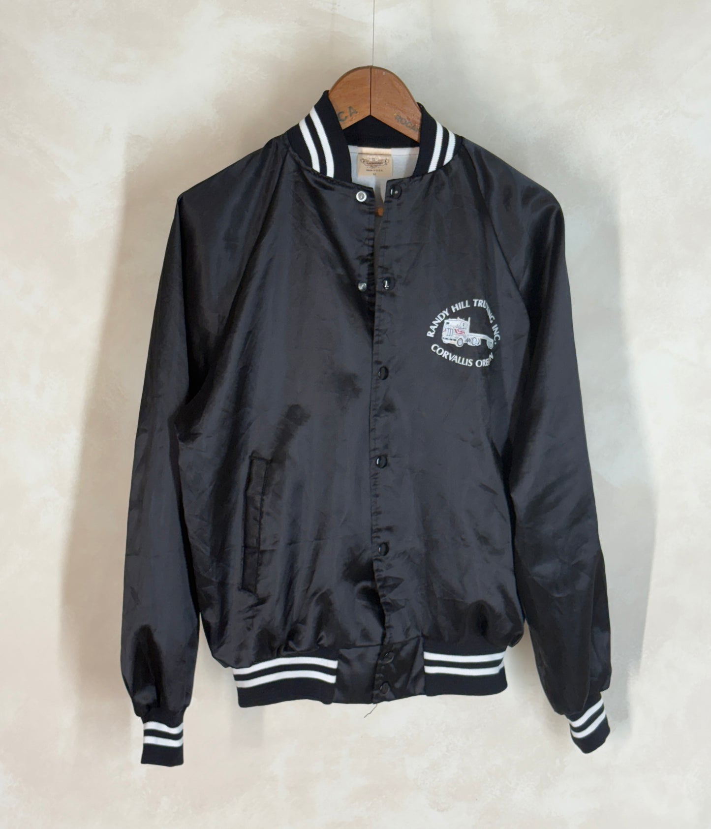Size Medium. Vintage Black Satin Jacket Made In USA - USA Vintage Bcn