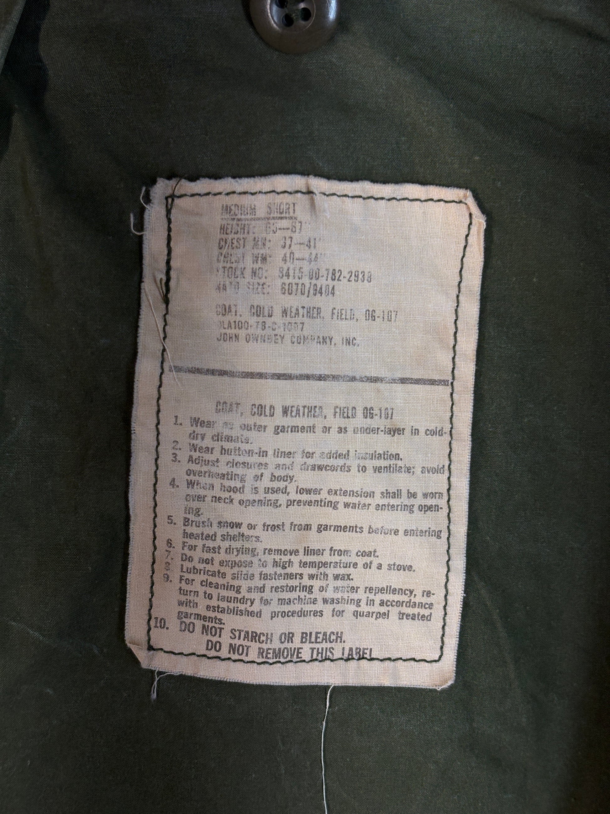 Med Short. Authentic 1978 US Air Force M-65 field jacket Made by John Ownbey - USA Vintage Bcn