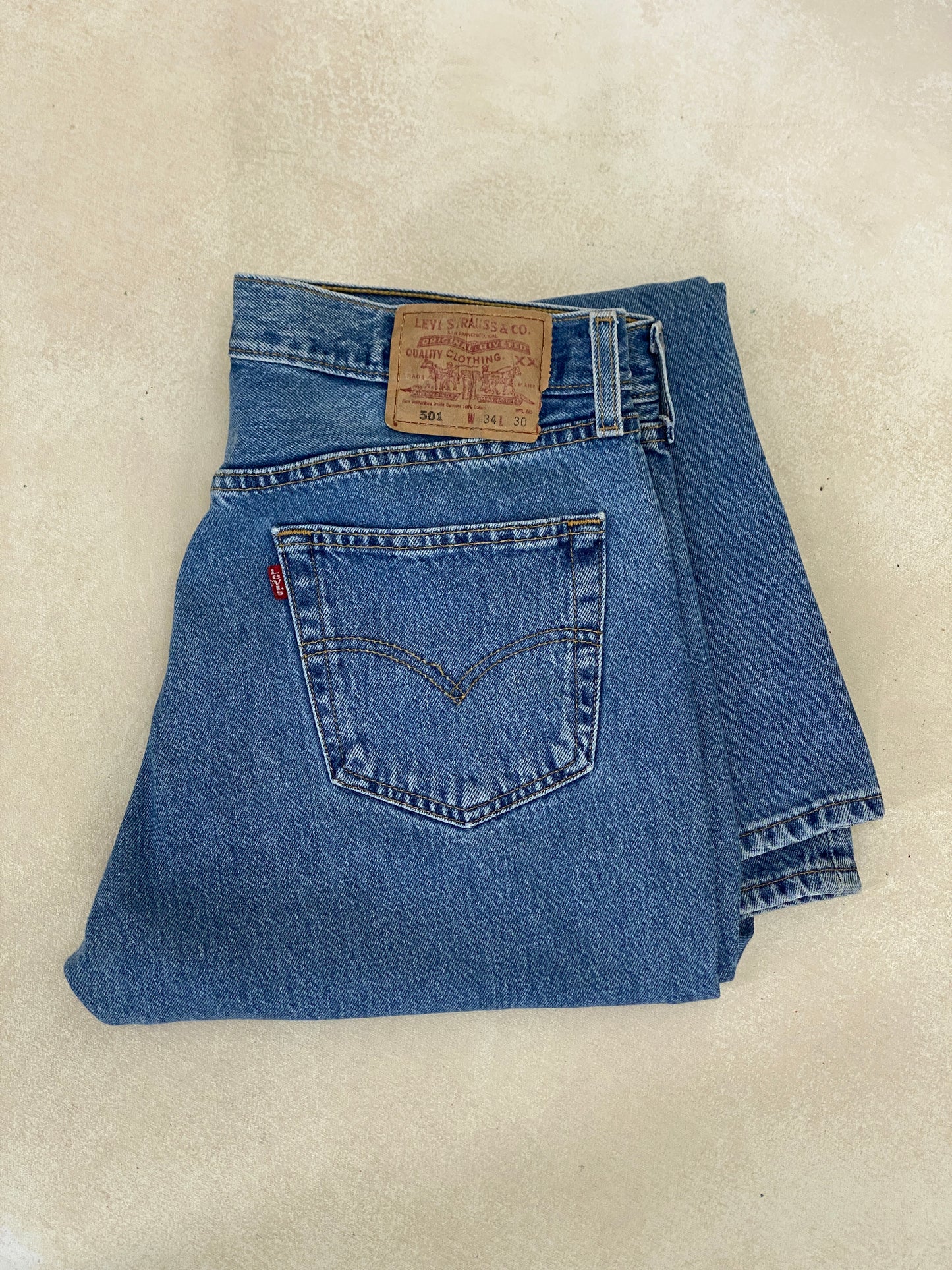 34X30 Levi's 501 Vintage Denim Jeans - USA Vintage Bcn levis 501 vintage denim jeans size 34x30 straight leg classic