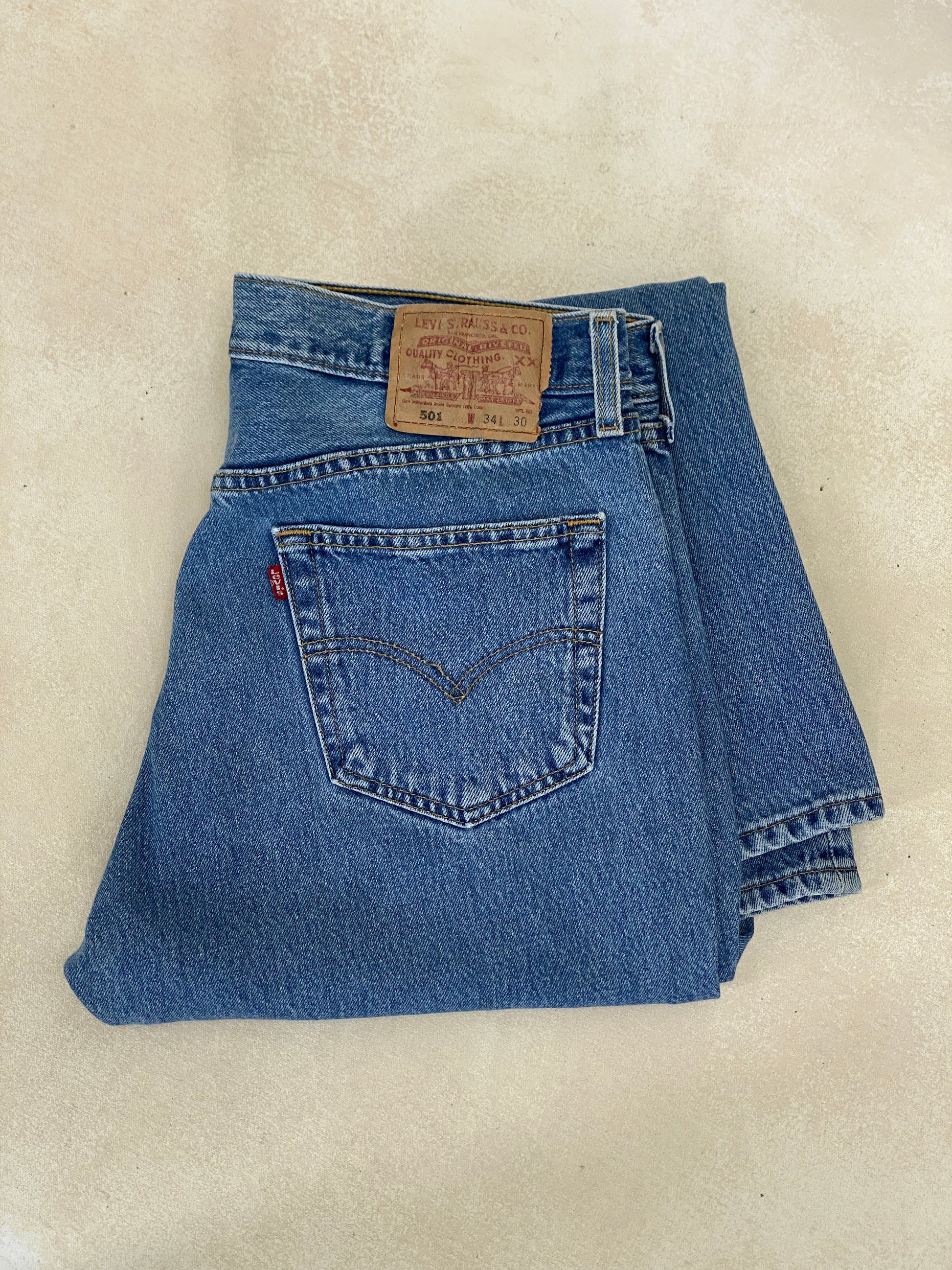 34X30 Levi's 501 Vintage Denim Jeans - USA Vintage Bcn levis 501 vintage denim jeans size 34x30 straight leg classic