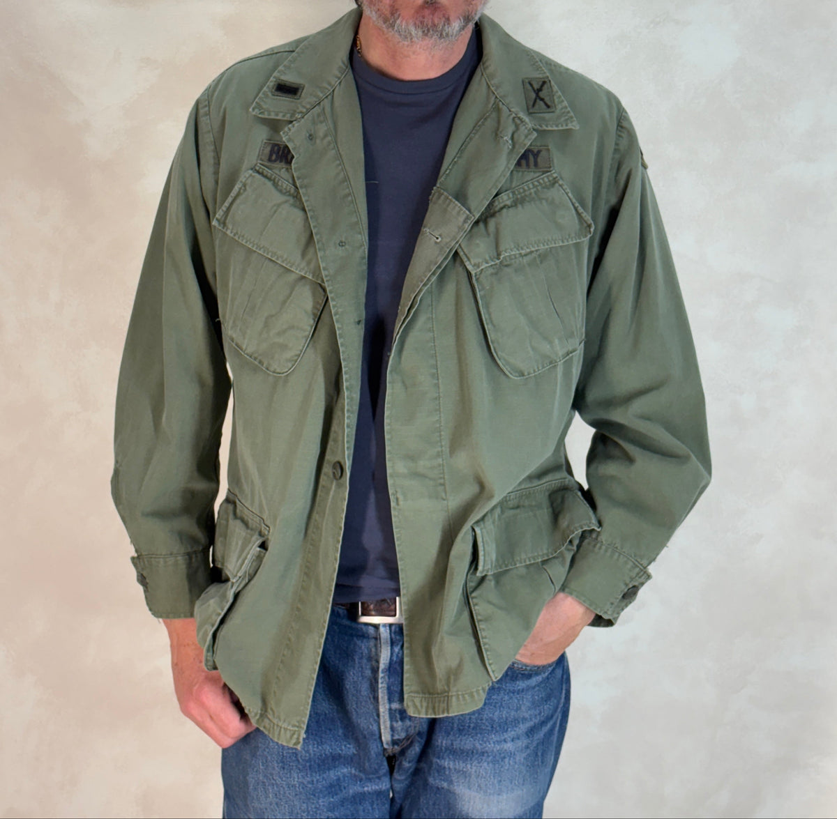 Med Reg. Authentic 1968 US Army vintage Vietnam jungle jacket.-AJ357 Studio