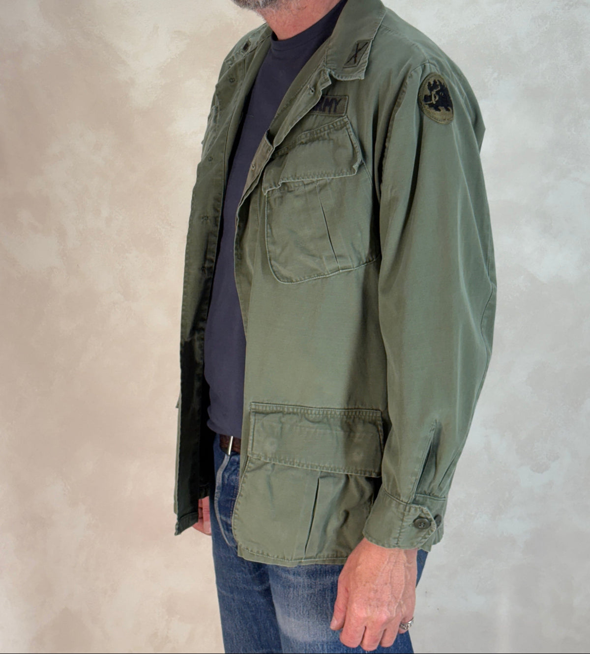 Med Reg. Authentic 1968 US Army vintage Vietnam jungle jacket.-AJ357 Studio