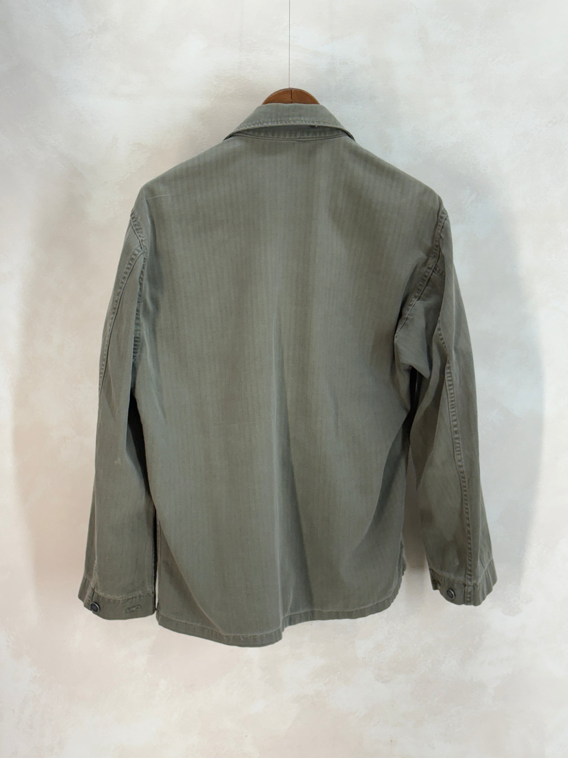 36 Reg. (Medium) Authentic 1950s US Army HBT Utility Shirt – Korean War Era – Type II – 13 Star Buttons - USA Vintage Bcn