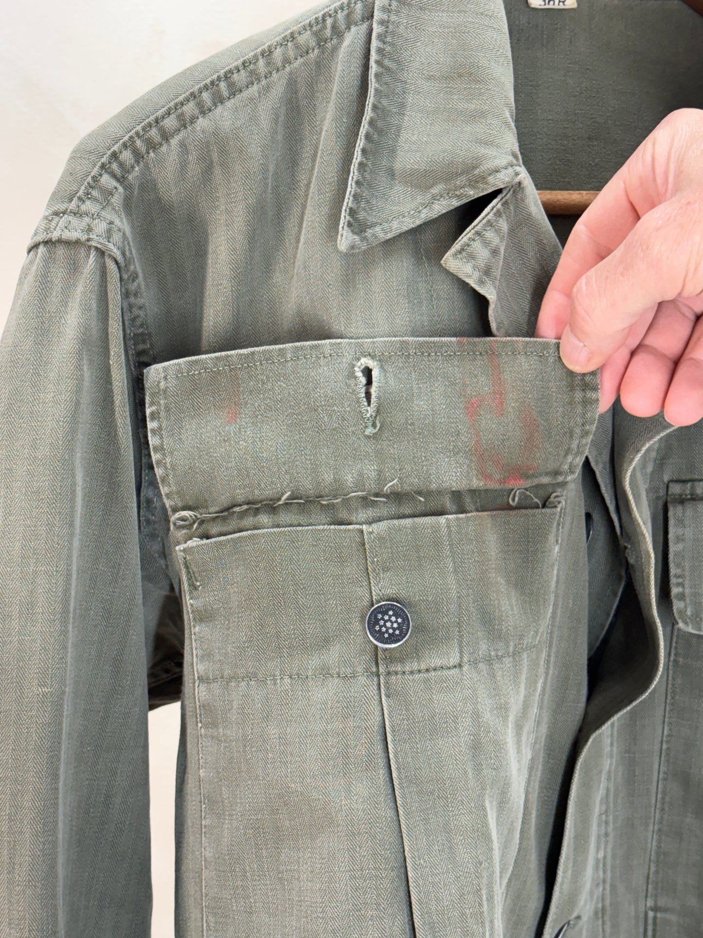 36 Reg. (Medium) Authentic 1950s US Army HBT Utility Shirt – Korean War Era – Type II – 13 Star Buttons - USA Vintage Bcn