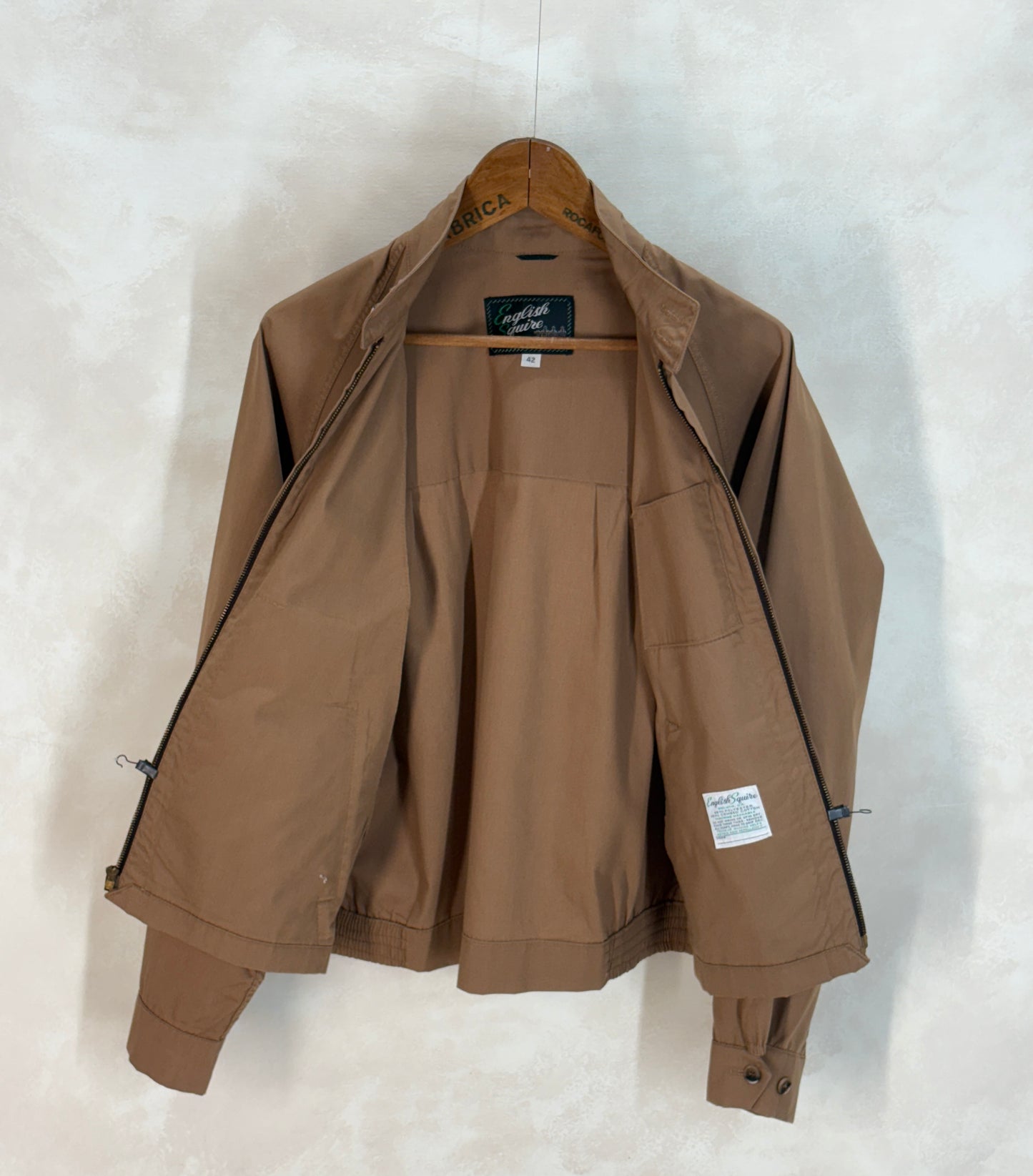 Size 42US / 52EU , 70s Light jacket made by English Squire . - USA Vintage Bcn