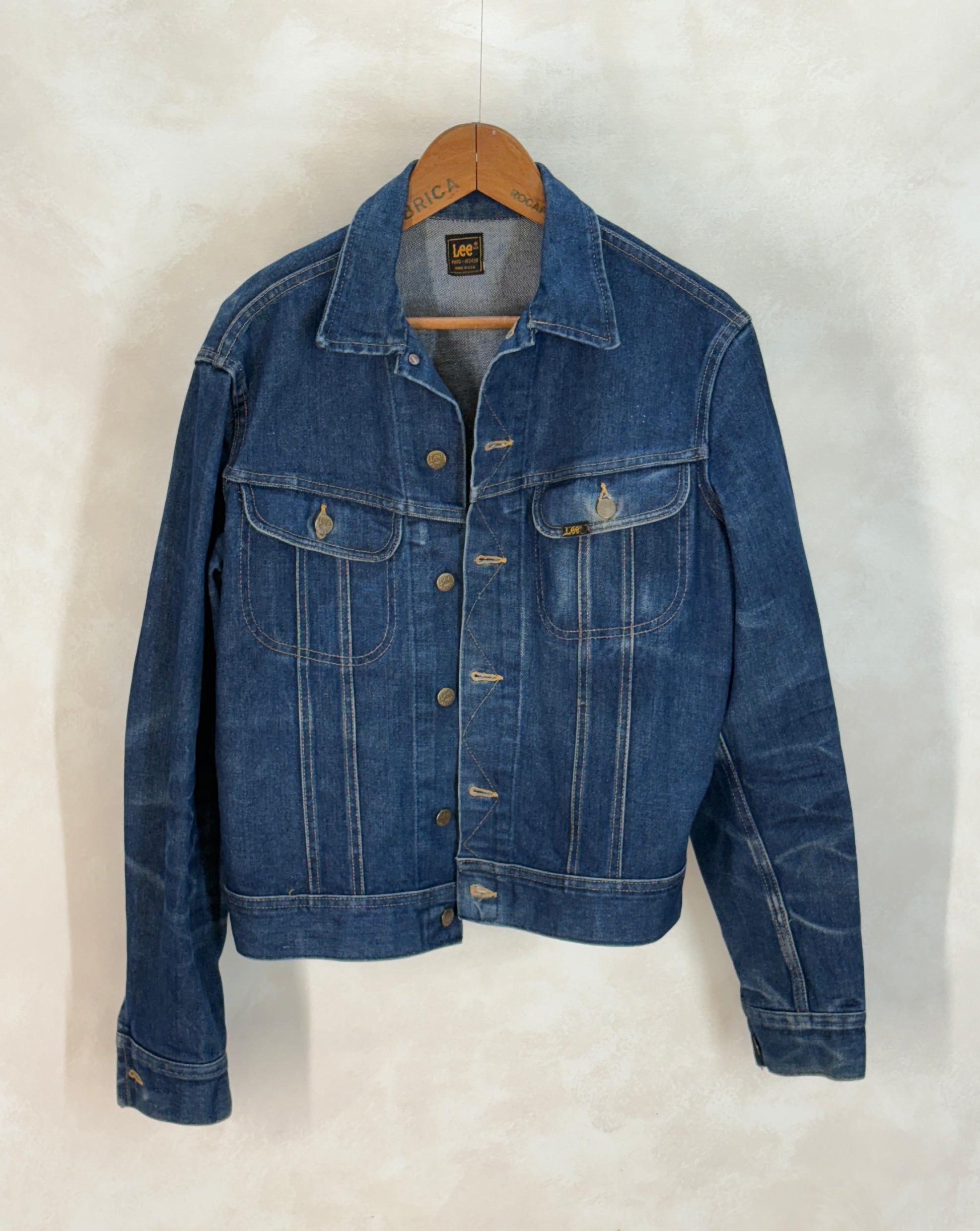 Size 40L US / 50L EU. Vintage 1970s Lee Denim Jacket – 2 Chest Pockets – Made in USA - USA Vintage Bcn