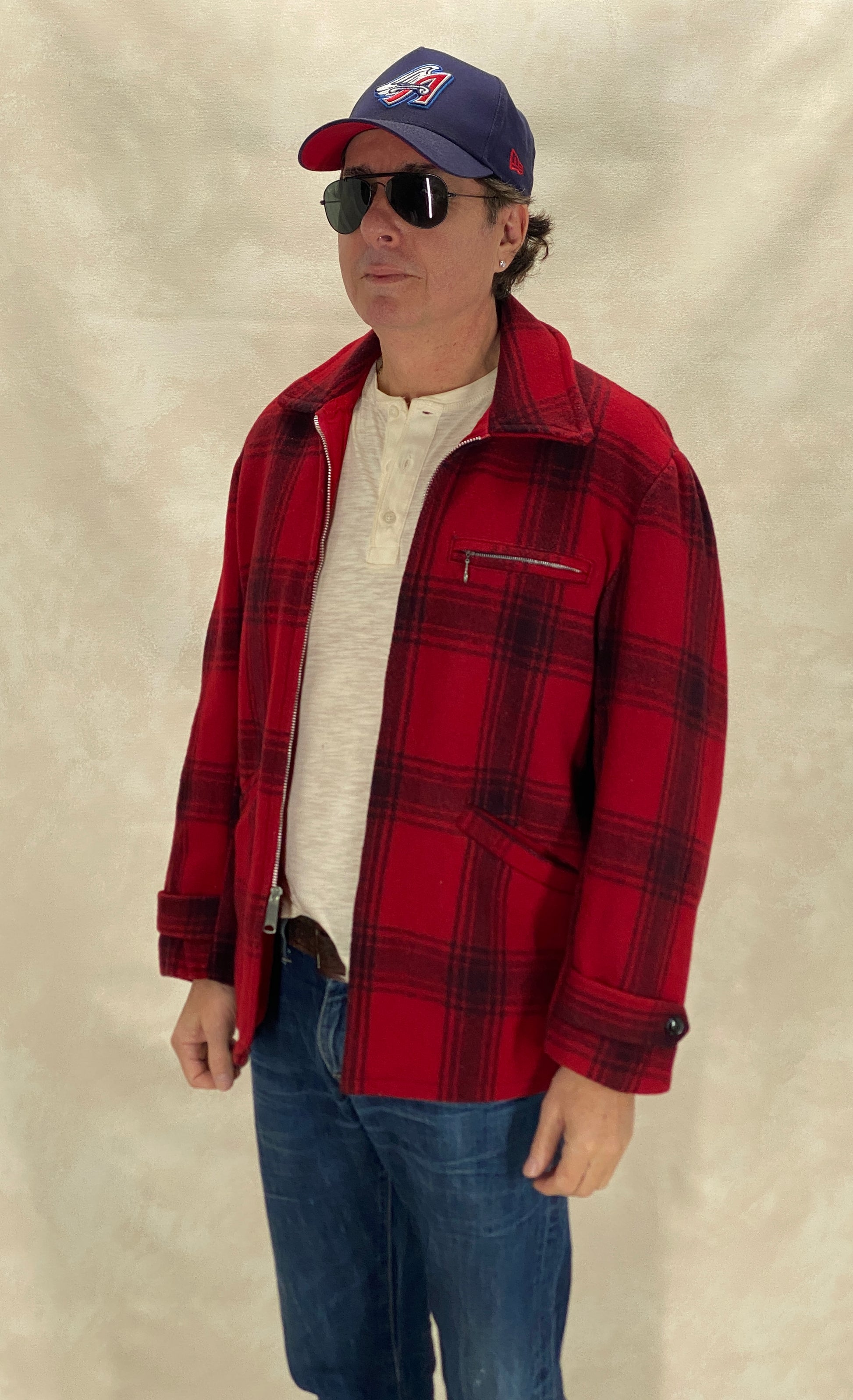 Vintage 1960s plaid wool hunting jacket, heavyweight check pattern, size 40US / 50EU.