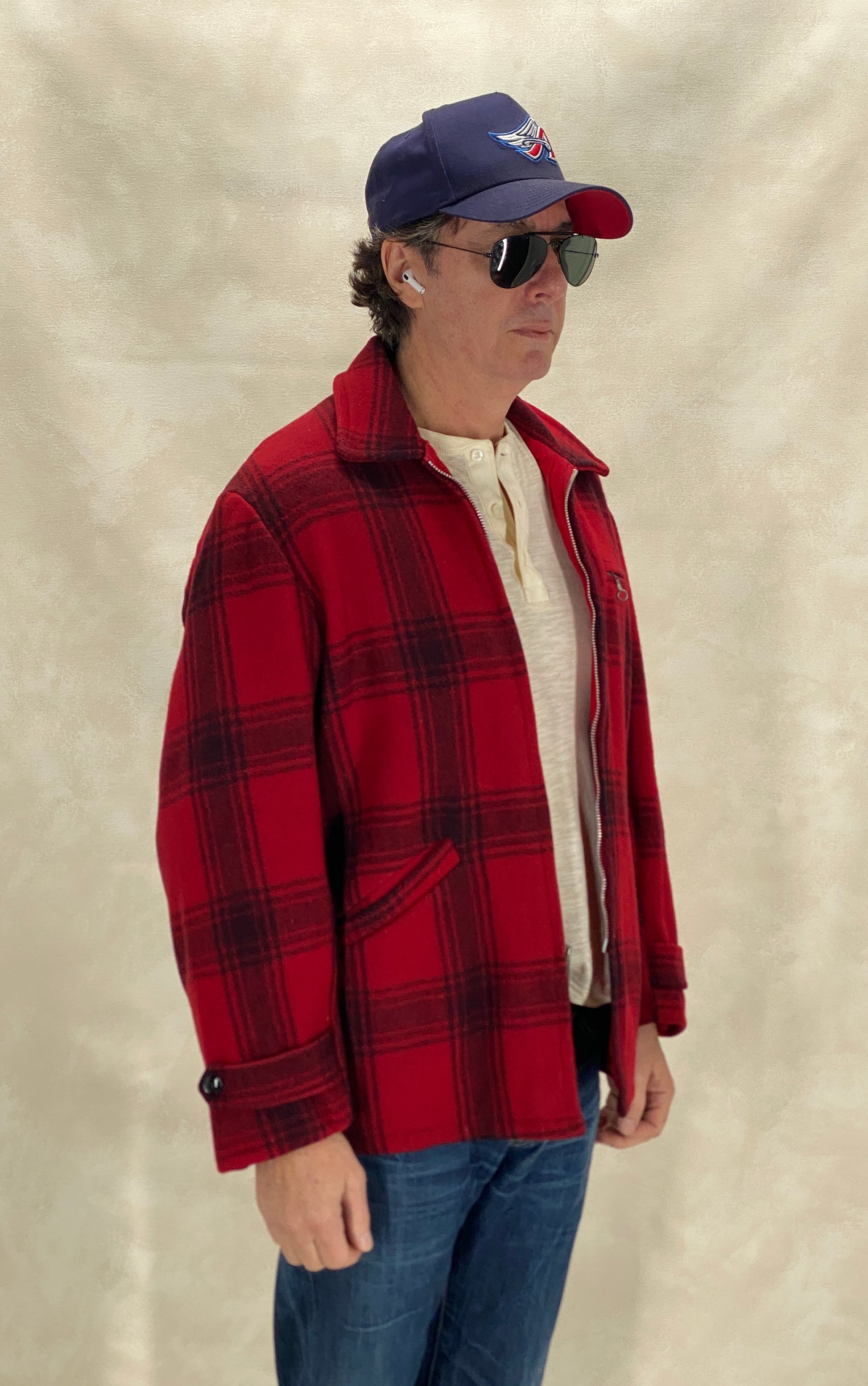 Vintage 1960s plaid wool hunting jacket, heavyweight check pattern, size 40US / 50EU.