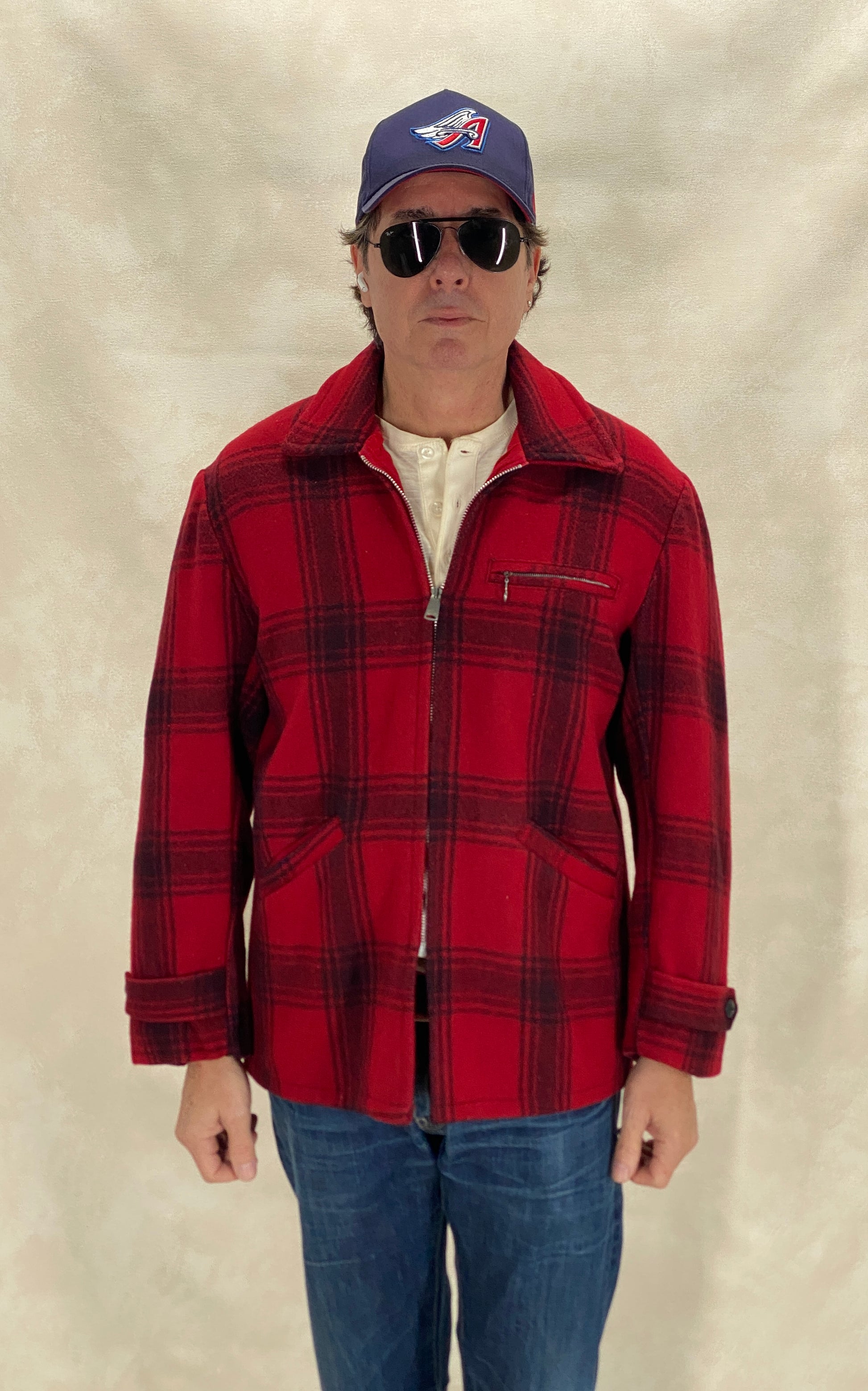 Vintage 1960s plaid wool hunting jacket, heavyweight check pattern, size 40US / 50EU.