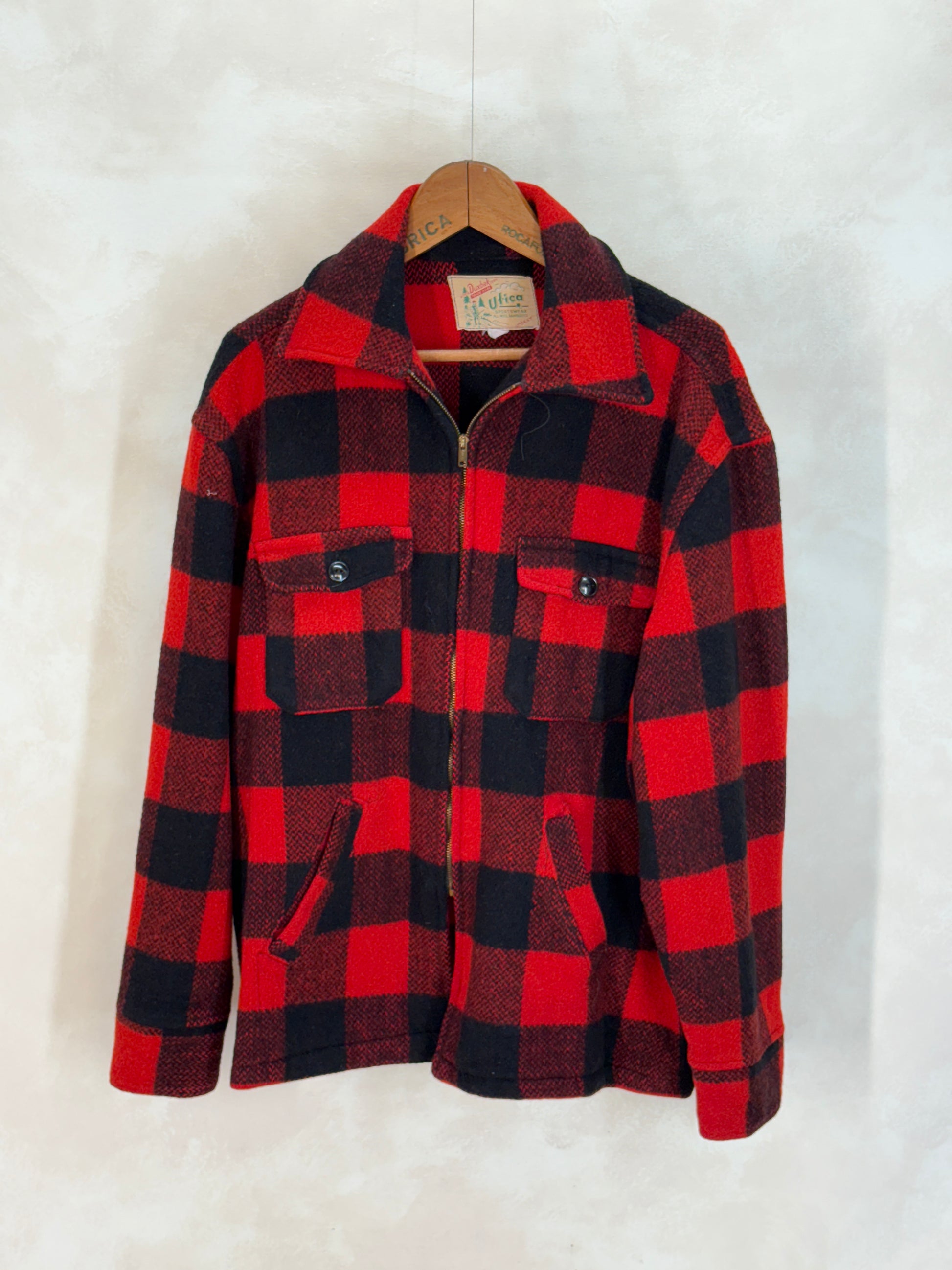 Size Large. Vintage 50s Utica N.Y. Wool Jacket – Red & Black – Zipper. Made in USA - USA Vintage Bcn