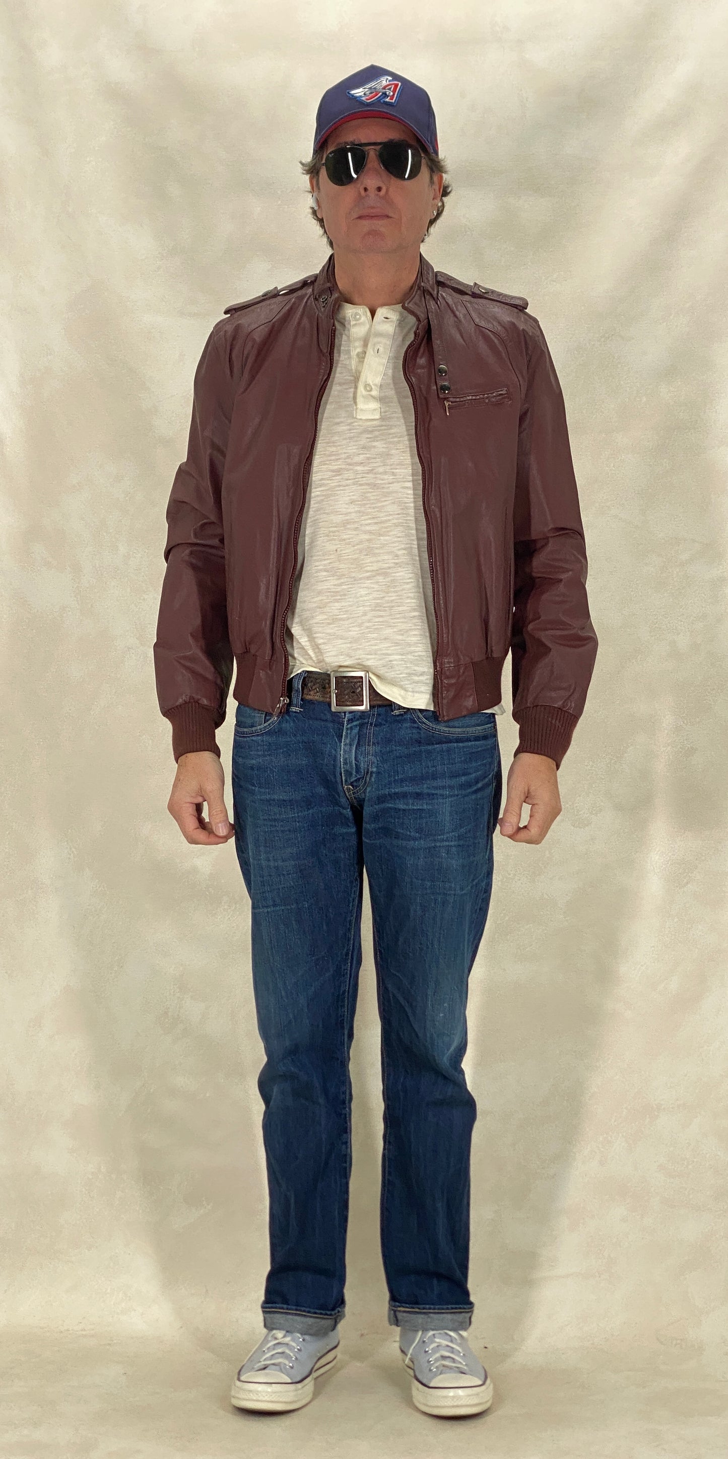Size 42 Long (fit 50 euro ). 80s Vintage leather Jacket members only style