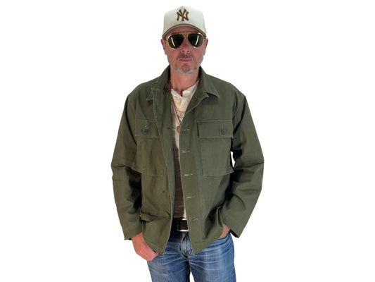 Size 38 Reg ( Med/ Large) Authentic WWII US Army HBT Shirt – M1942 – 13 Star Buttons – Gas Flap – WW2 Vintage - USA Vintage