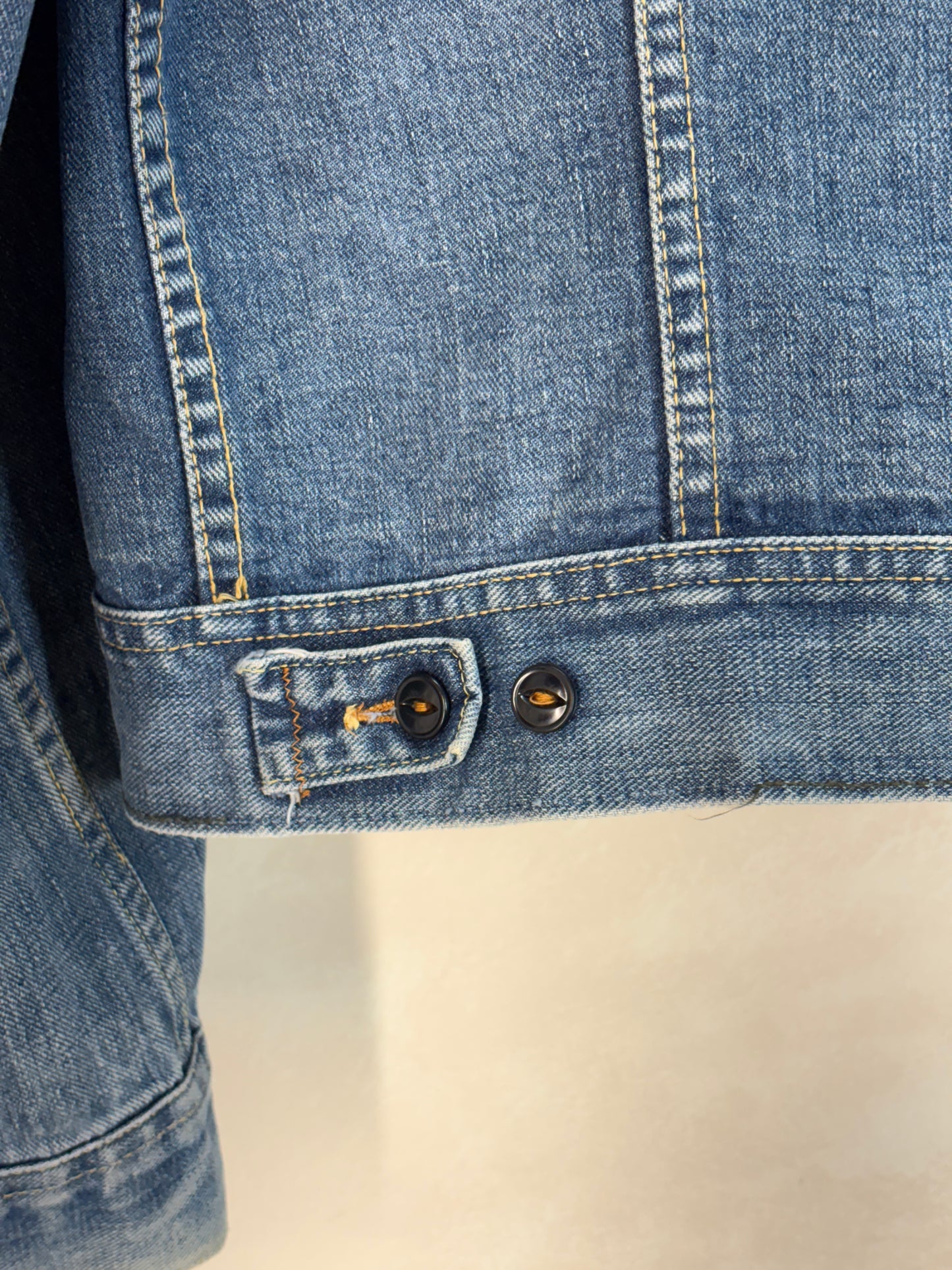 Size 42-44US / 52-54EU. Authentic 1970s Lee Denim Jacket – Made in USA – Twin Chest Pockets - USA Vintage Bcn