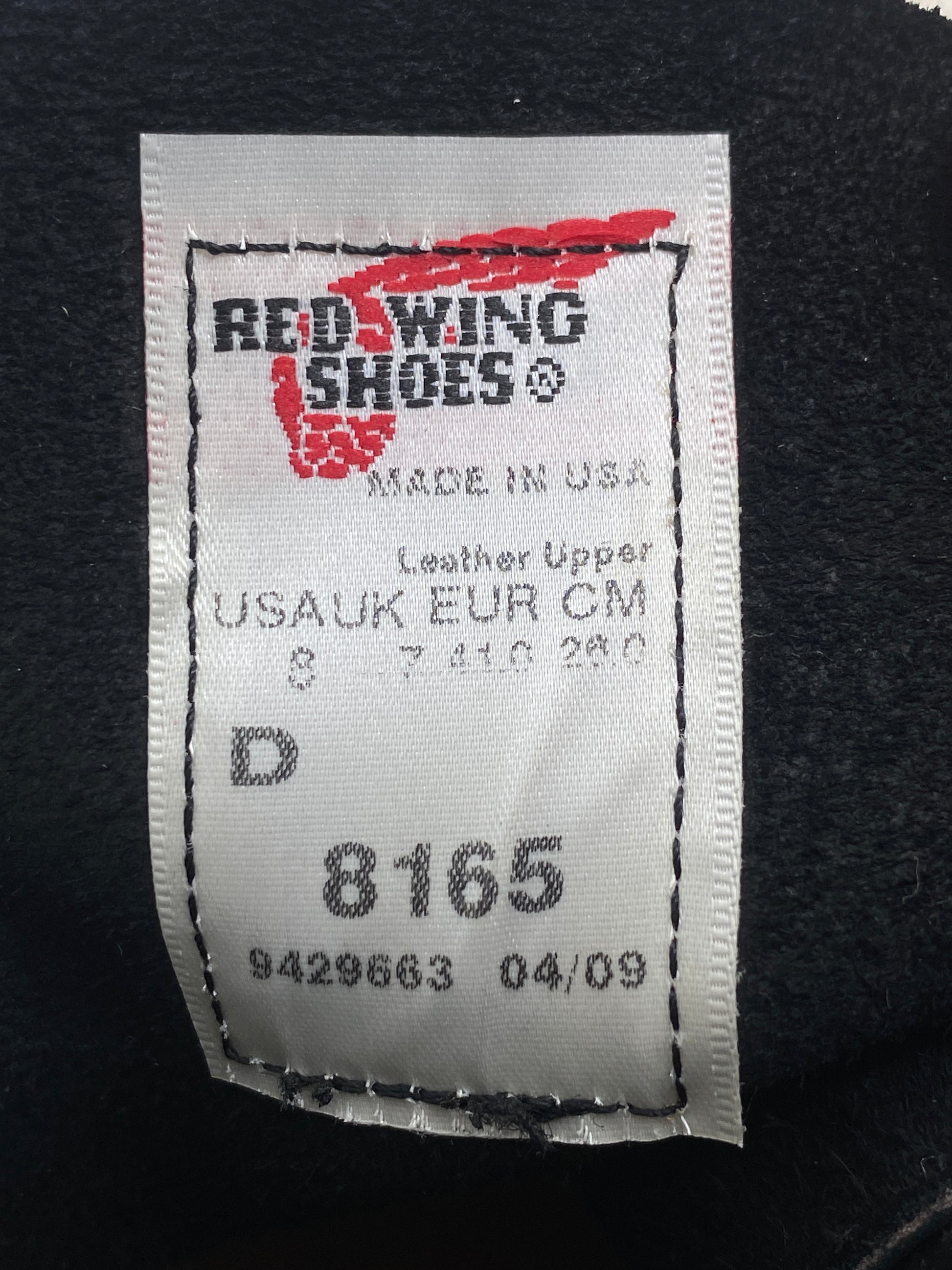 Red Wing Size 8 D (41 EU) 8165 is a classic 6-inch round-toe boot Black. Factory Second - USA Vintage Bcn