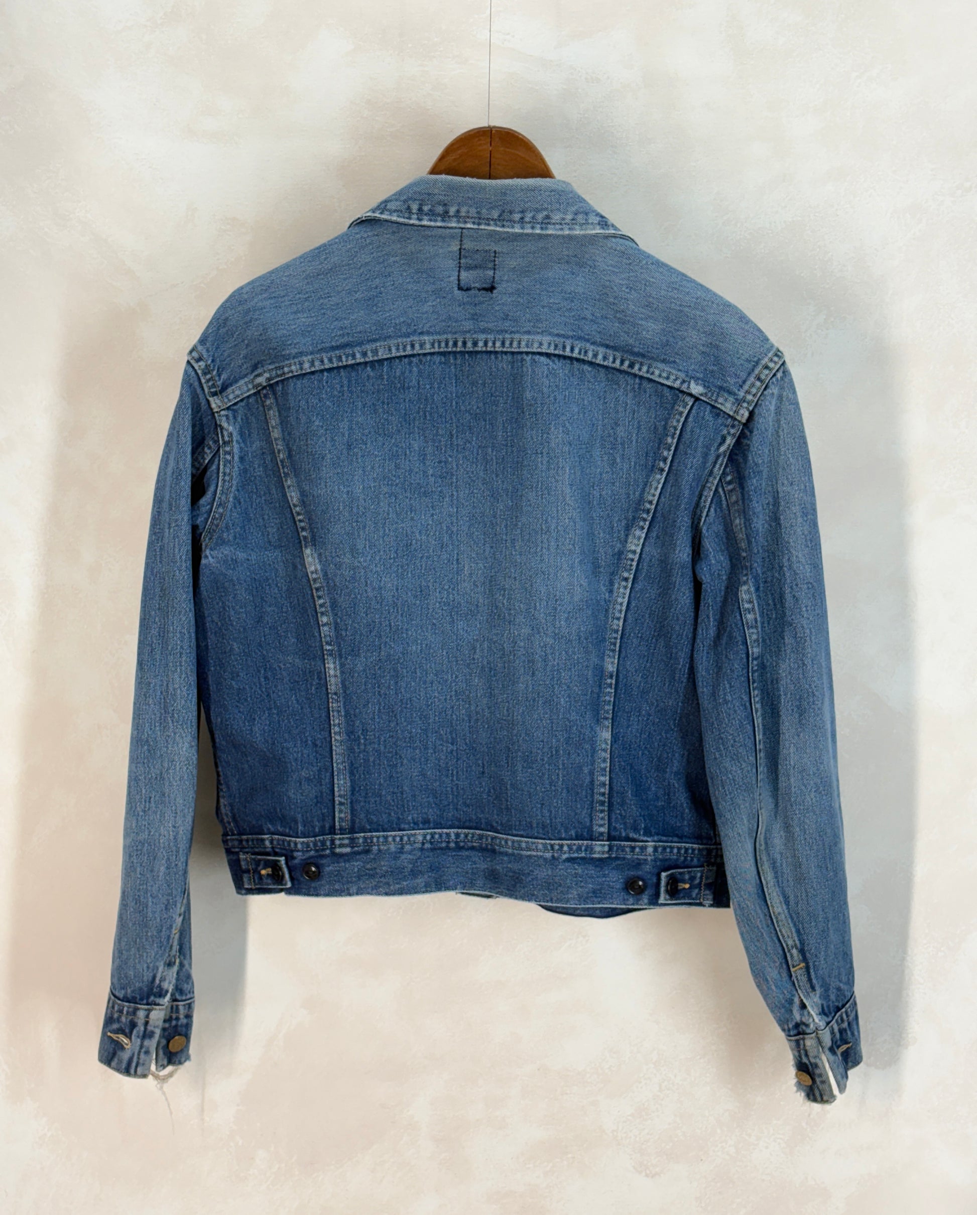 Size 42-44US / 52-54EU. Authentic 1970s Lee Denim Jacket – Made in USA – Two Chest Pockets - USA Vintage Bcn