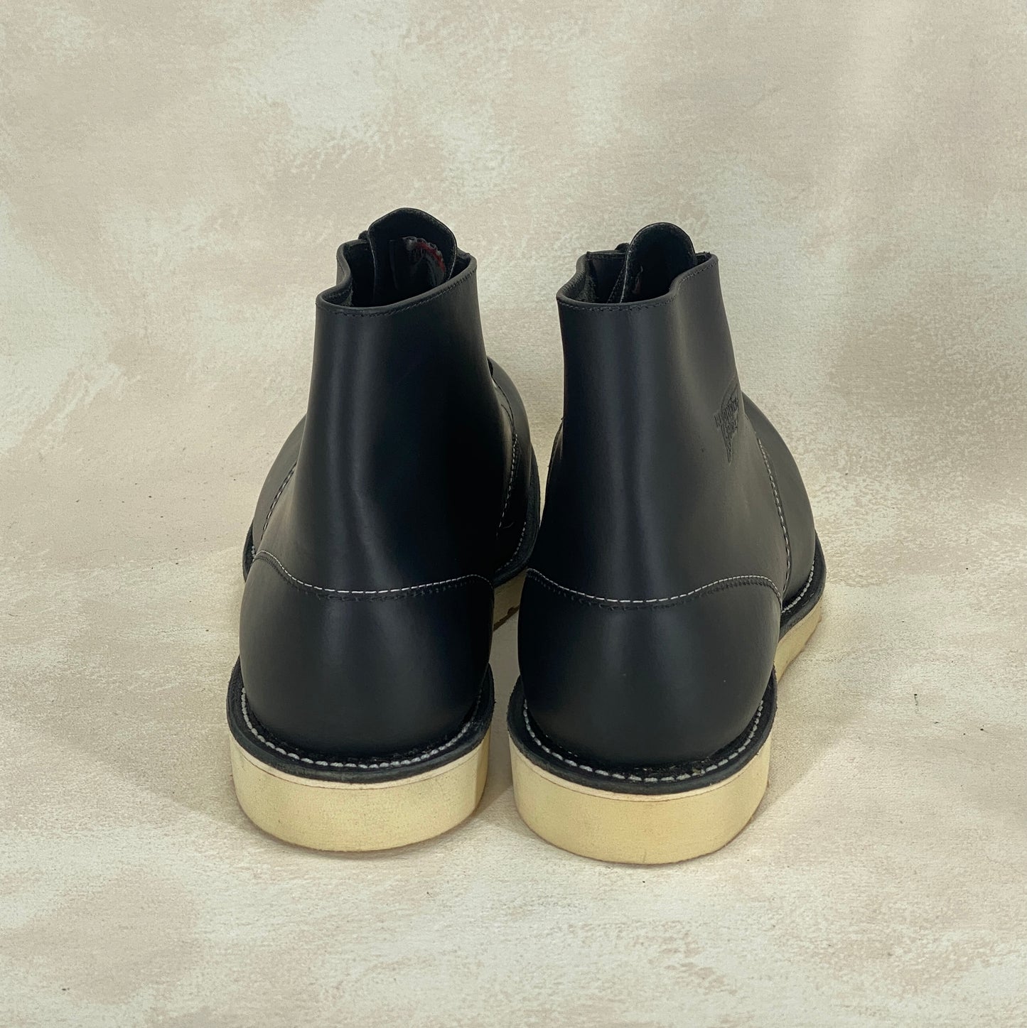 Red Wing Size 11.5 E (45 EU) 8165 is a classic 6-inch round-toe boot Black Factory Second - USA Vintage Bcn