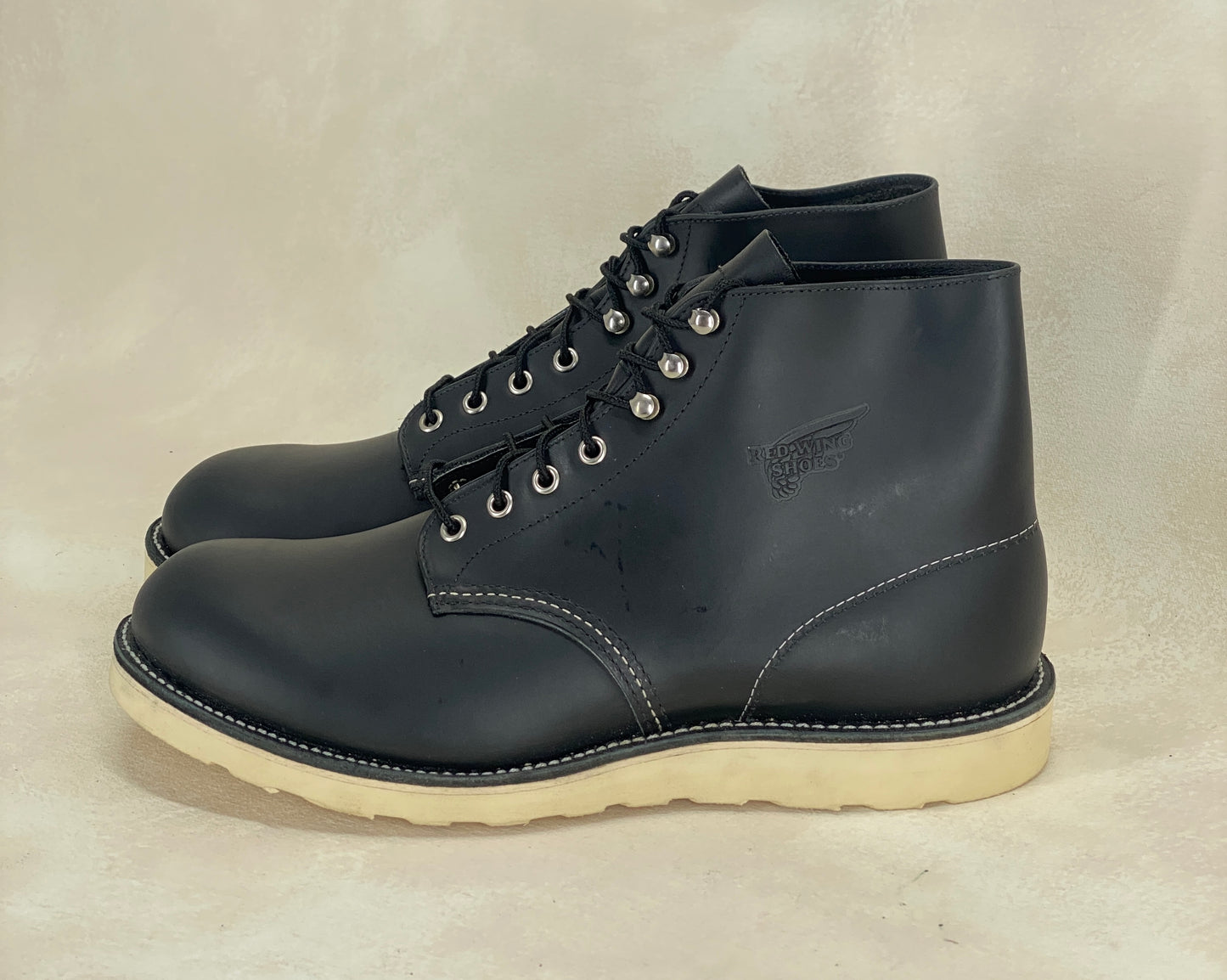 Red Wing Size 11.5 E (45 EU) 8165 is a classic 6-inch round-toe boot Black Factory Second - USA Vintage Bcn