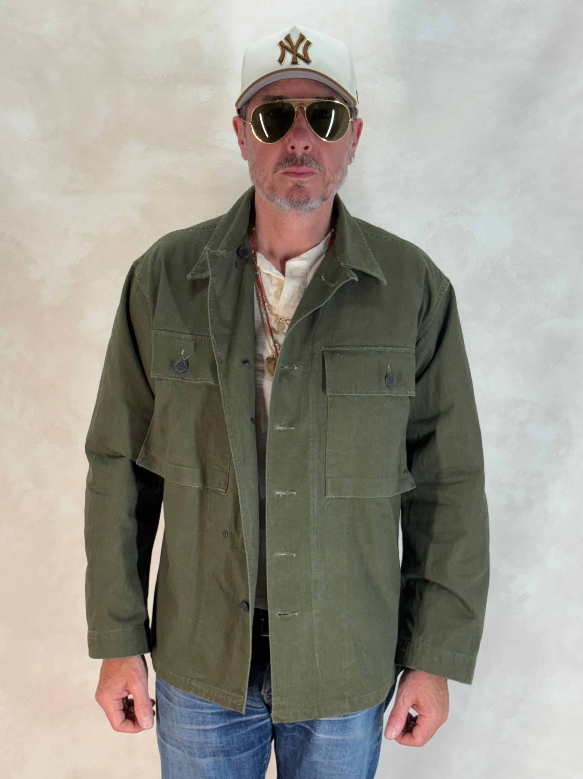 Size 38 Reg ( Med/ Large) Authentic WWII US Army HBT Shirt – M1942 – 13 Star Buttons – Gas Flap – WW2 Vintage - USA Vintage
