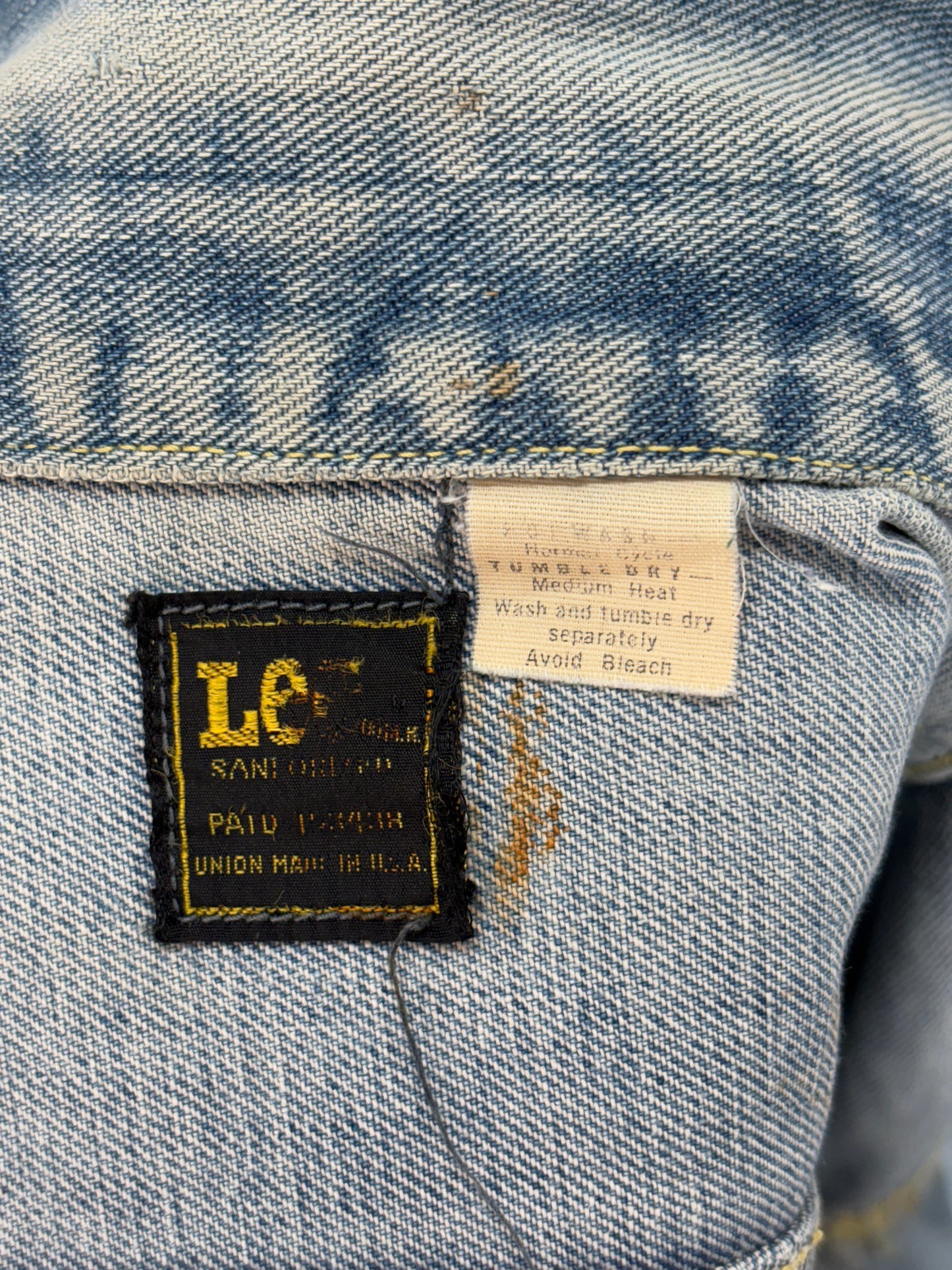Size 36US / 46EU. Authentic 1970s Lee Union Made Denim Jacket – Made in USA – Two Chest Pockets - USA Vintage Bcn